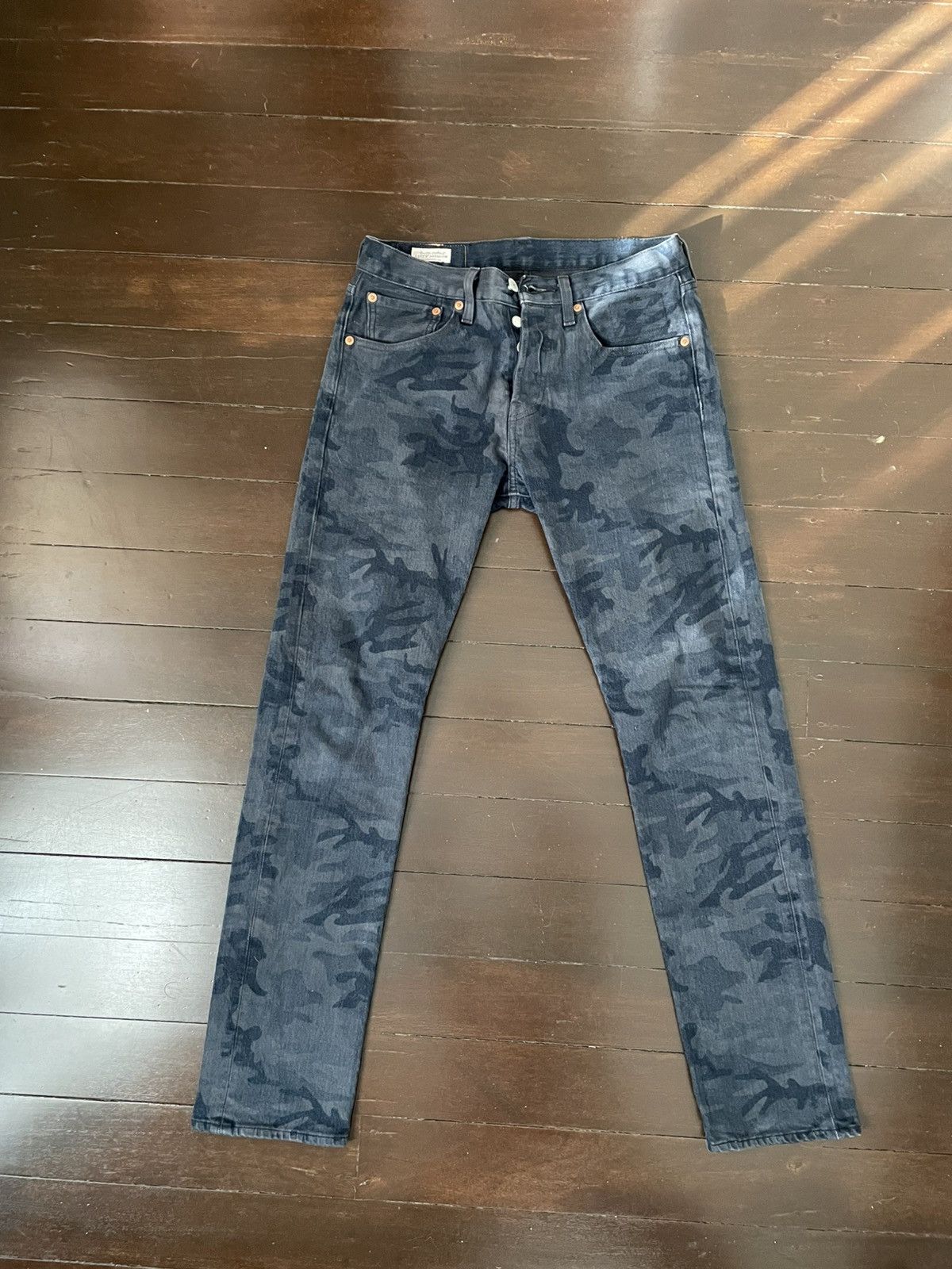 Levi's Levi’s Fresh Leaves Justin Timberlake Camo Jeans Size US 28 / EU 44 - 1 Thumbnail