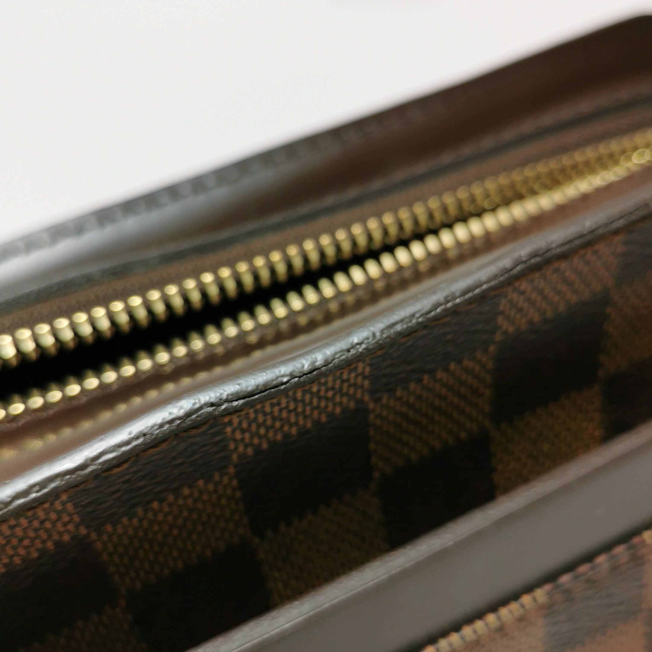 Louis Vuitton Louis Vuitton (LV) Saint Louis leather checkerboard logo zi Size ONE SIZE - 9 Thumbnail