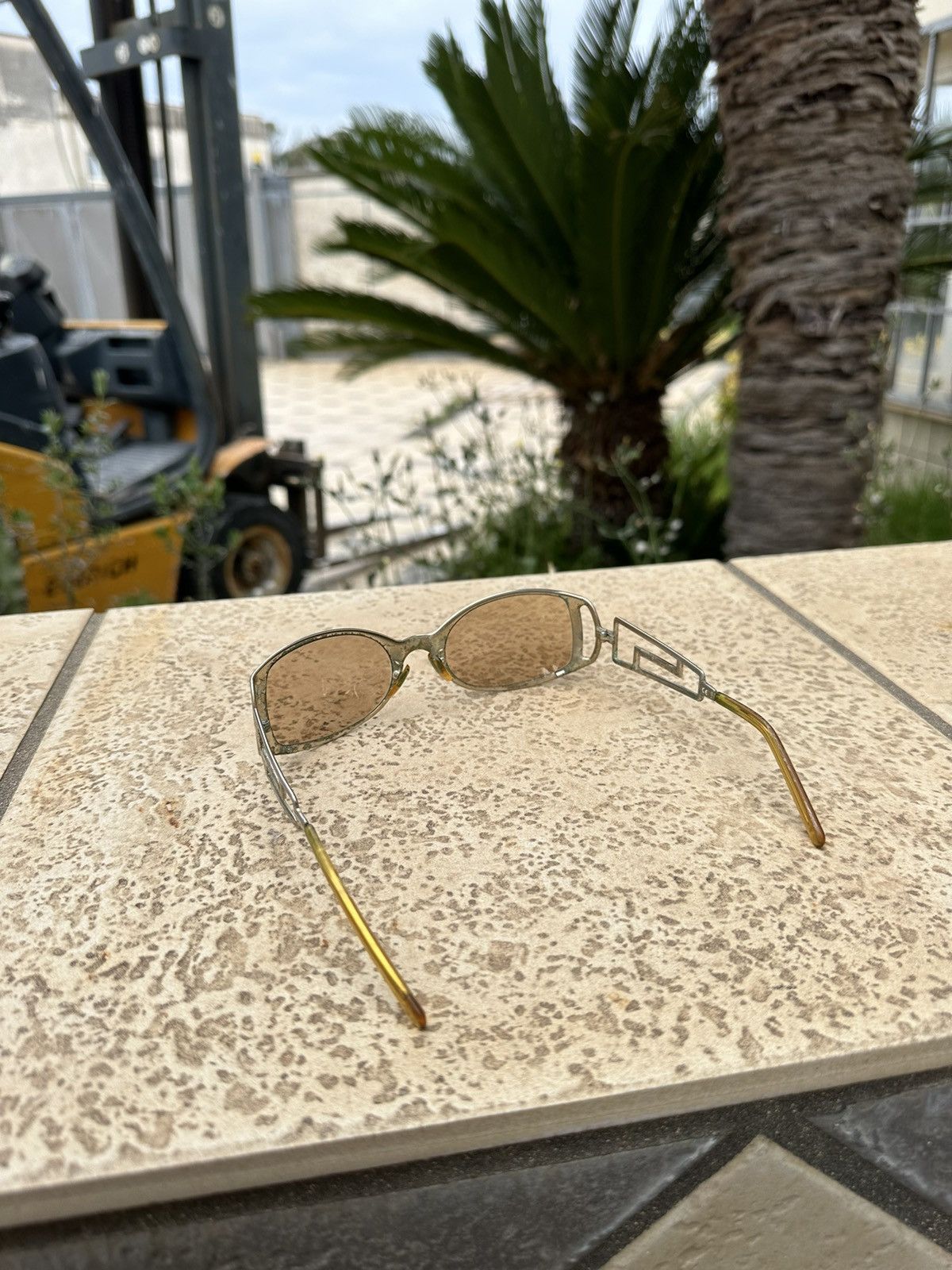 Versace × Vintage Versace Vintage Sunglasses Gold mod.X94 col.N30 Size ONE SIZE - 3 Thumbnail