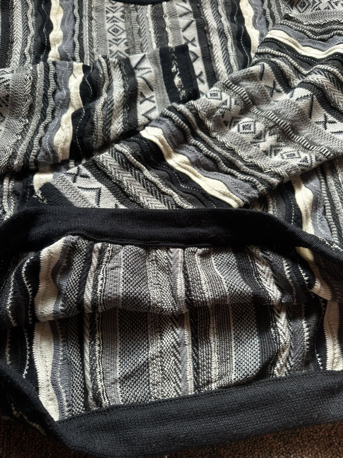 Coogi COOGI Australia Mercerized 3D Knit Sweater Black Grey Size L Size US S / EU 44-46 / 1 - 5 Thumbnail