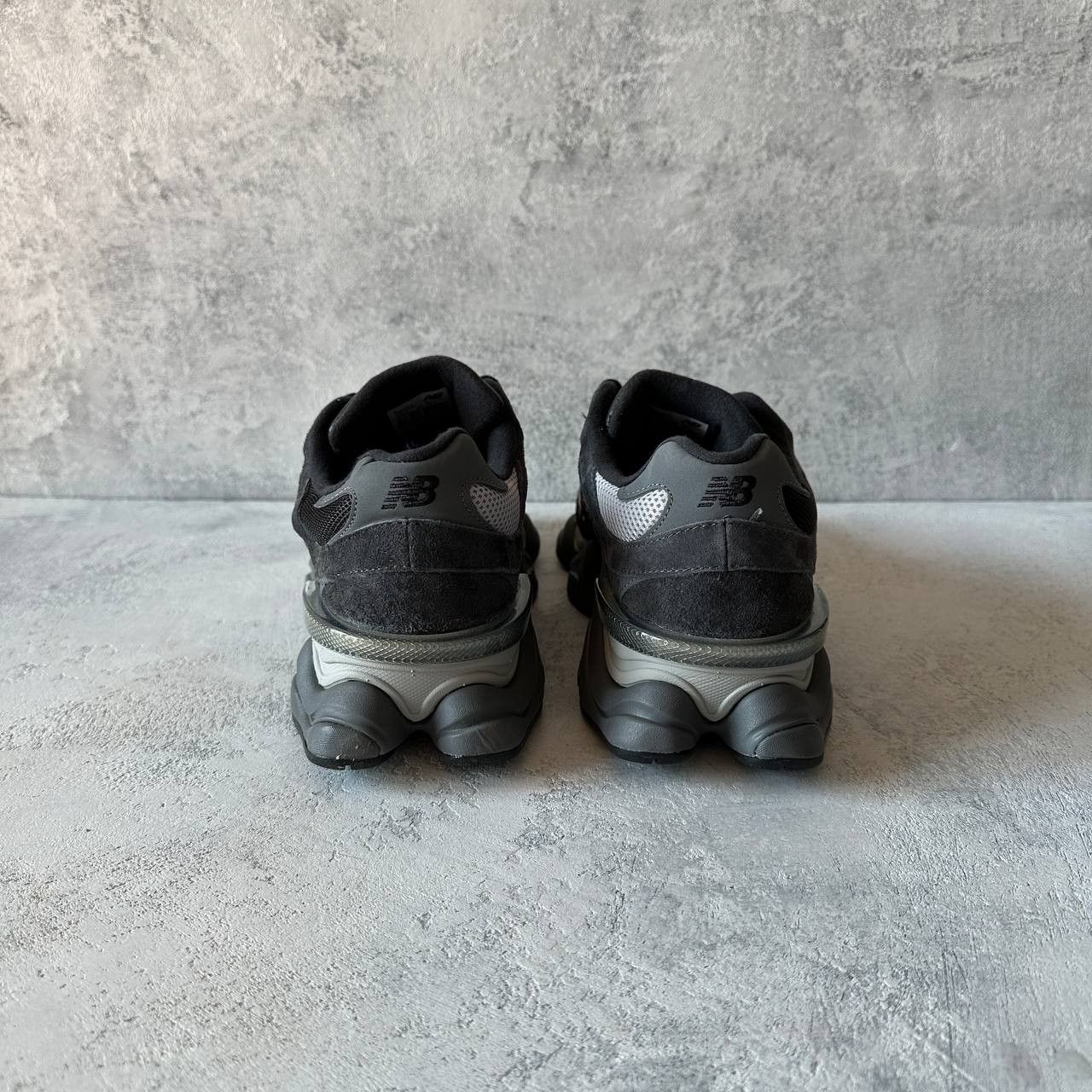 New Balance New Balance 9060 'Black' Size 42.5 U9060BLK Size US 9 / EU 42 - 3 Thumbnail