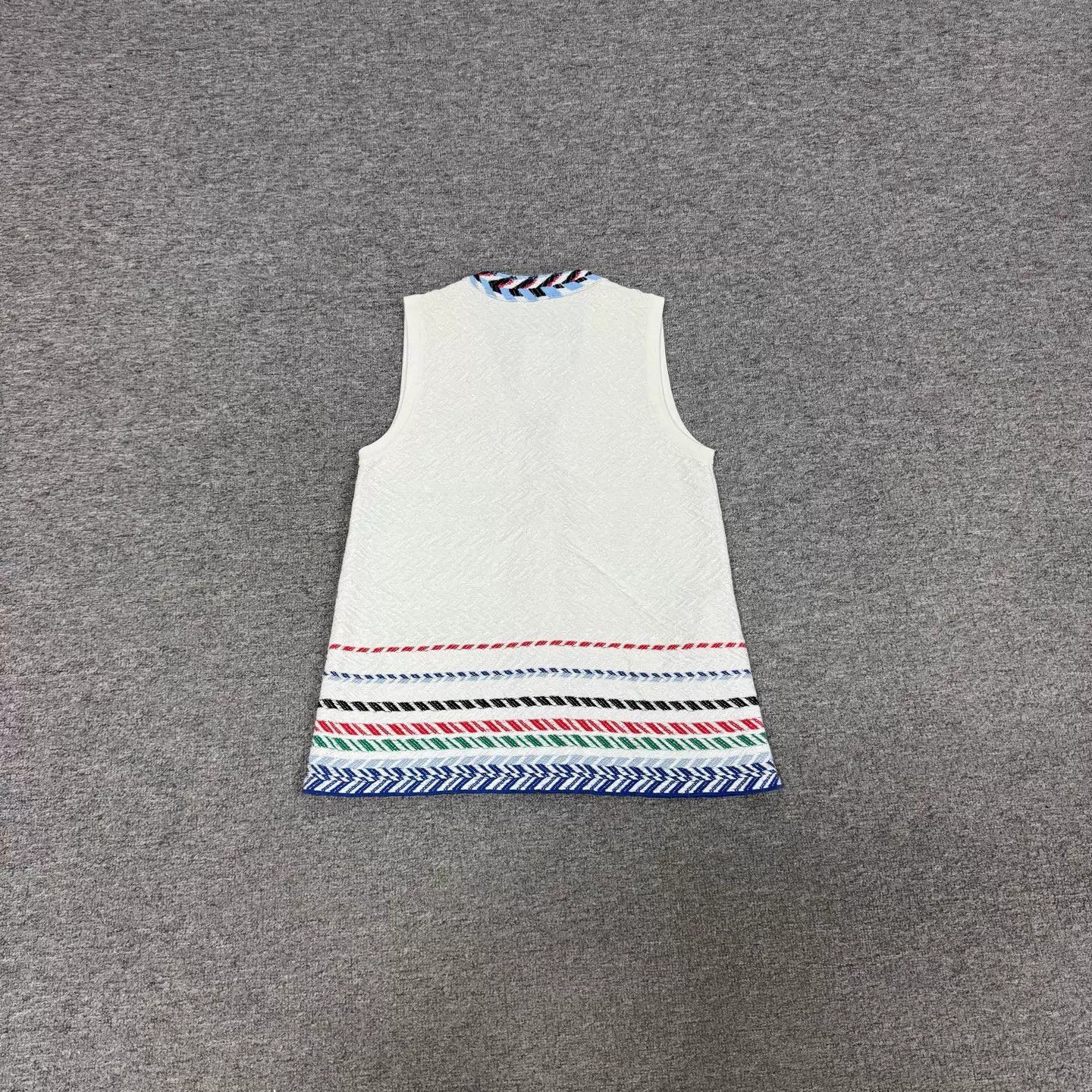 Chanel Chanel White Colorblock Stripe V-neck Sleeveless Tank 36 Size XS / US 0-2 / IT 36-38 - 2 Thumbnail
