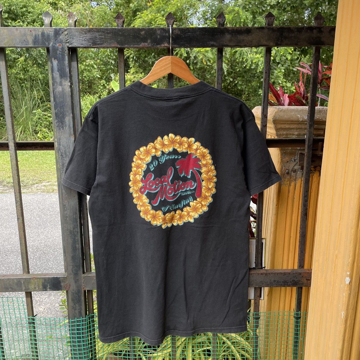 Other 🔥Vintage 90s Local Motion Big Logo Surf Skate Tee Size US L / EU 52-54 / 3 - 1 Thumbnail