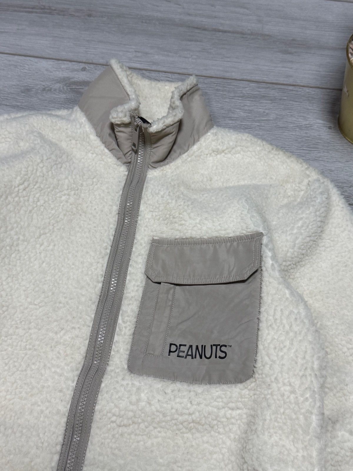 H&M × Peanuts Peanuts X H&M Snoopy fleece winter jacket sherpa Size US S / EU 44-46 / 1 - 4 Thumbnail