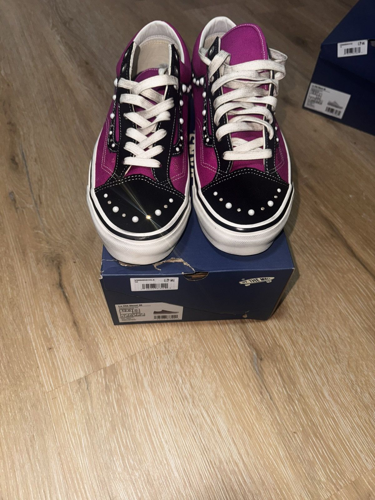 XL TRUE RELIGION SWEATPANTS RED