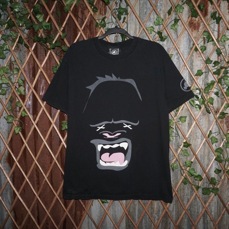 Vintage Large-Vintage Y2K big face gorillaz flip the bird 00s tshirt Size US L / EU 52-54 / 3 - 1 Thumbnail
