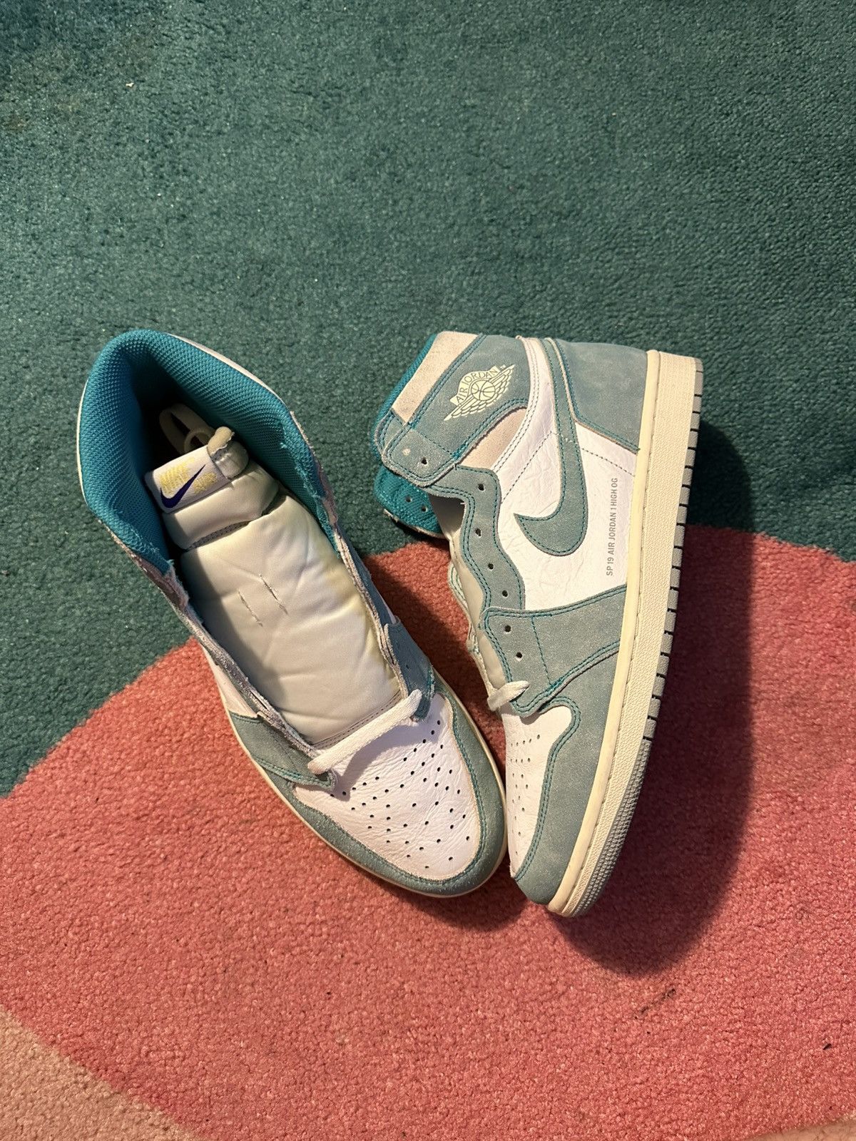 Jordan Brand Air Jordan 1 Retro High OG Turbo Green Size US 11.5 / EU 44-45 - 1 Thumbnail