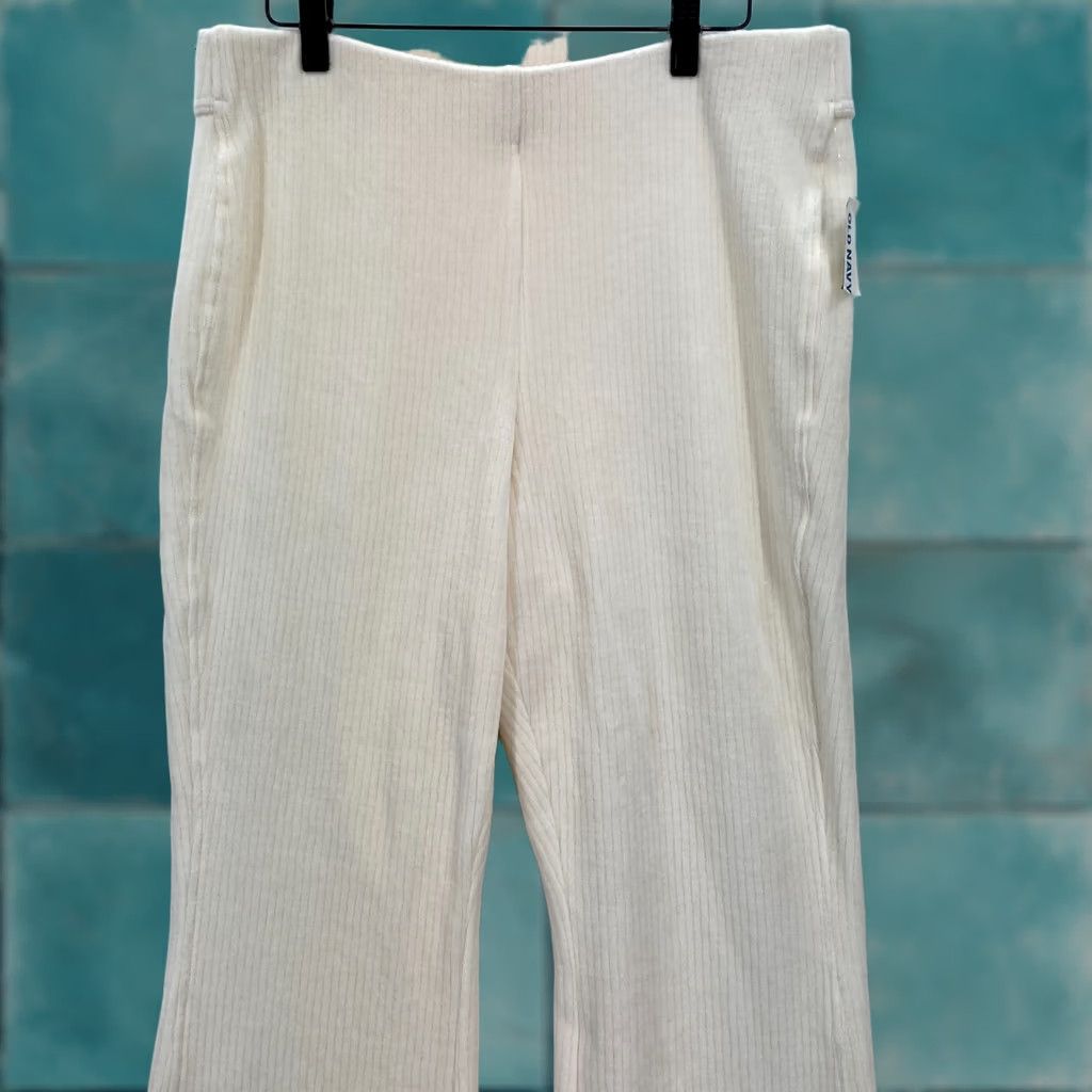 Old Navy Old Navy Active Pull On Flared Leg Pants Women L Beige Corduroy NWT Ribbed Narrow Size 36" / US 14 / IT 50 - 1 Thumbnail