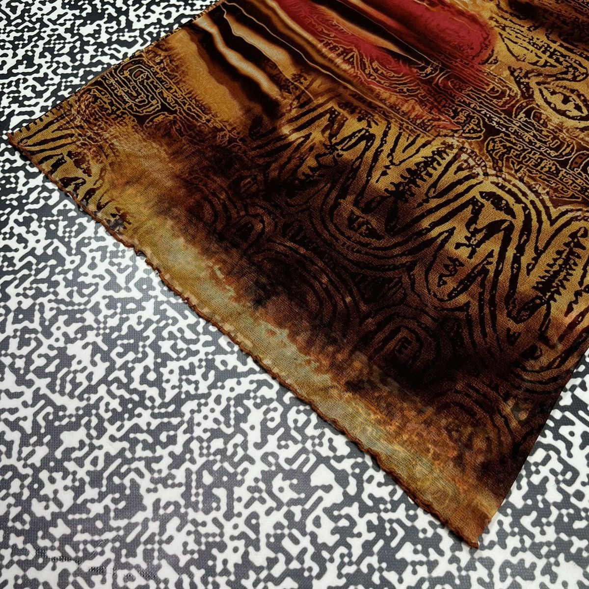 Japanese Brand Vintage Y2K Japanese JPG Aztec Style Mesh Retro Midi Skirt Size 28" / US 6 / IT 42 - 7 Thumbnail