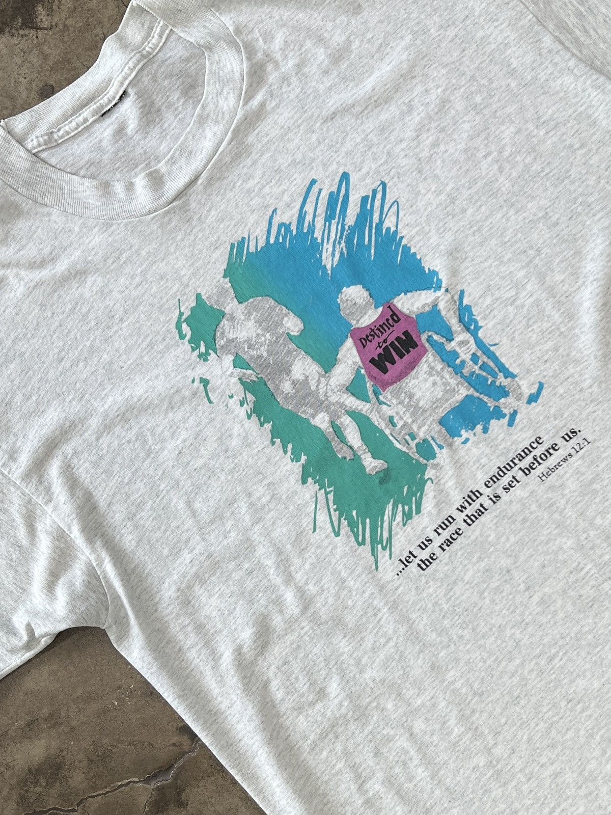 Vintage Vintage Runner Jesus Bible Verse Hebrews Religious Tee Large Size US L / EU 52-54 / 3 - 1 Thumbnail