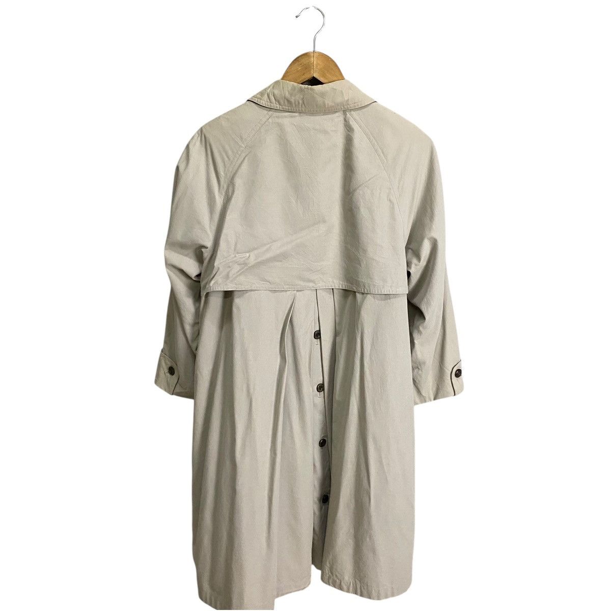 Burberry × Vintage Vintage Burberrys beige trenchcoat Size M / US 6-8 / IT 42-44 - 4 Thumbnail