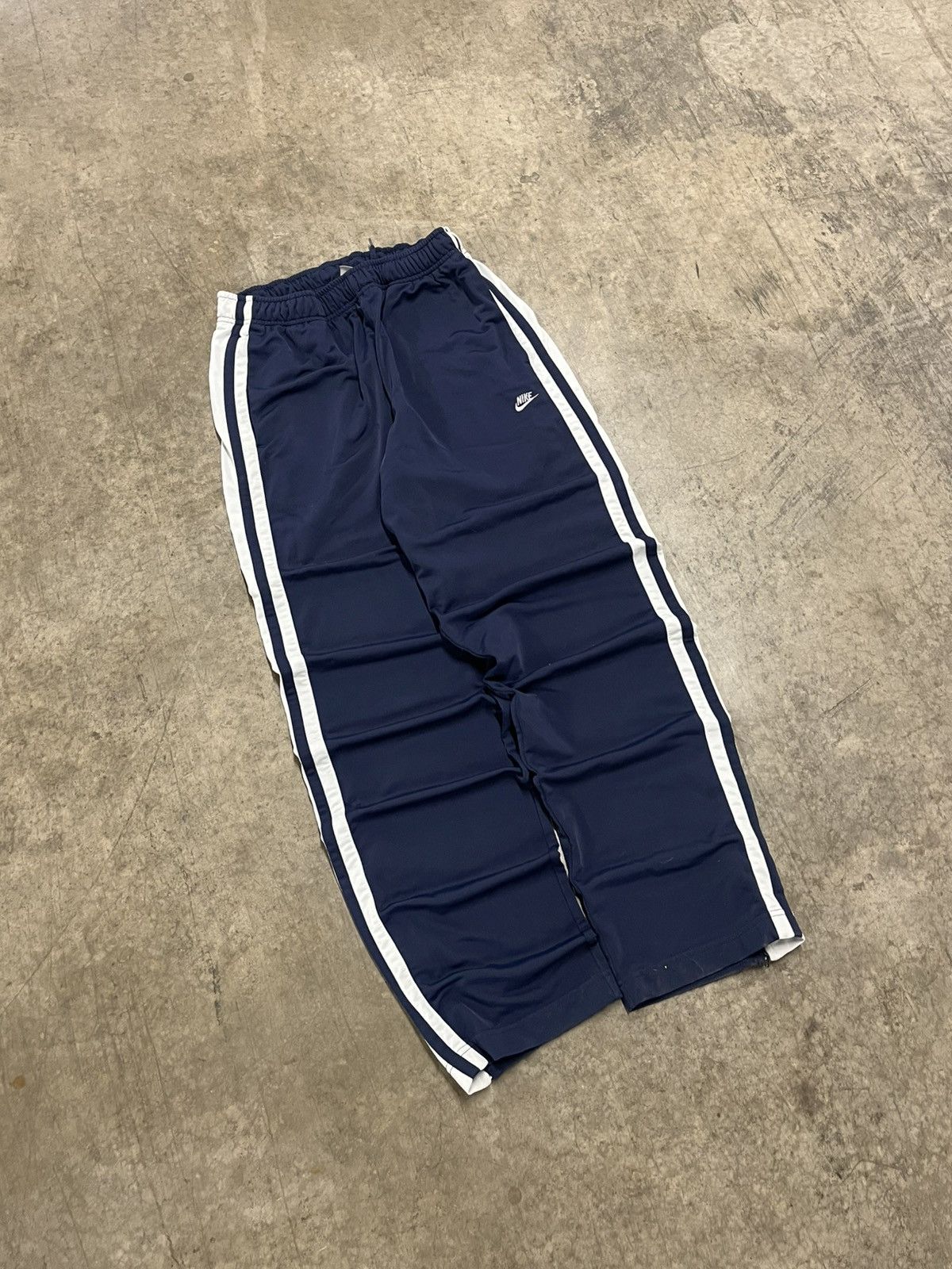 Nike × Vintage Nike track pants sweatpants y2k baggy streetwear hype rare Size US 30 / EU 46 - 6 Thumbnail