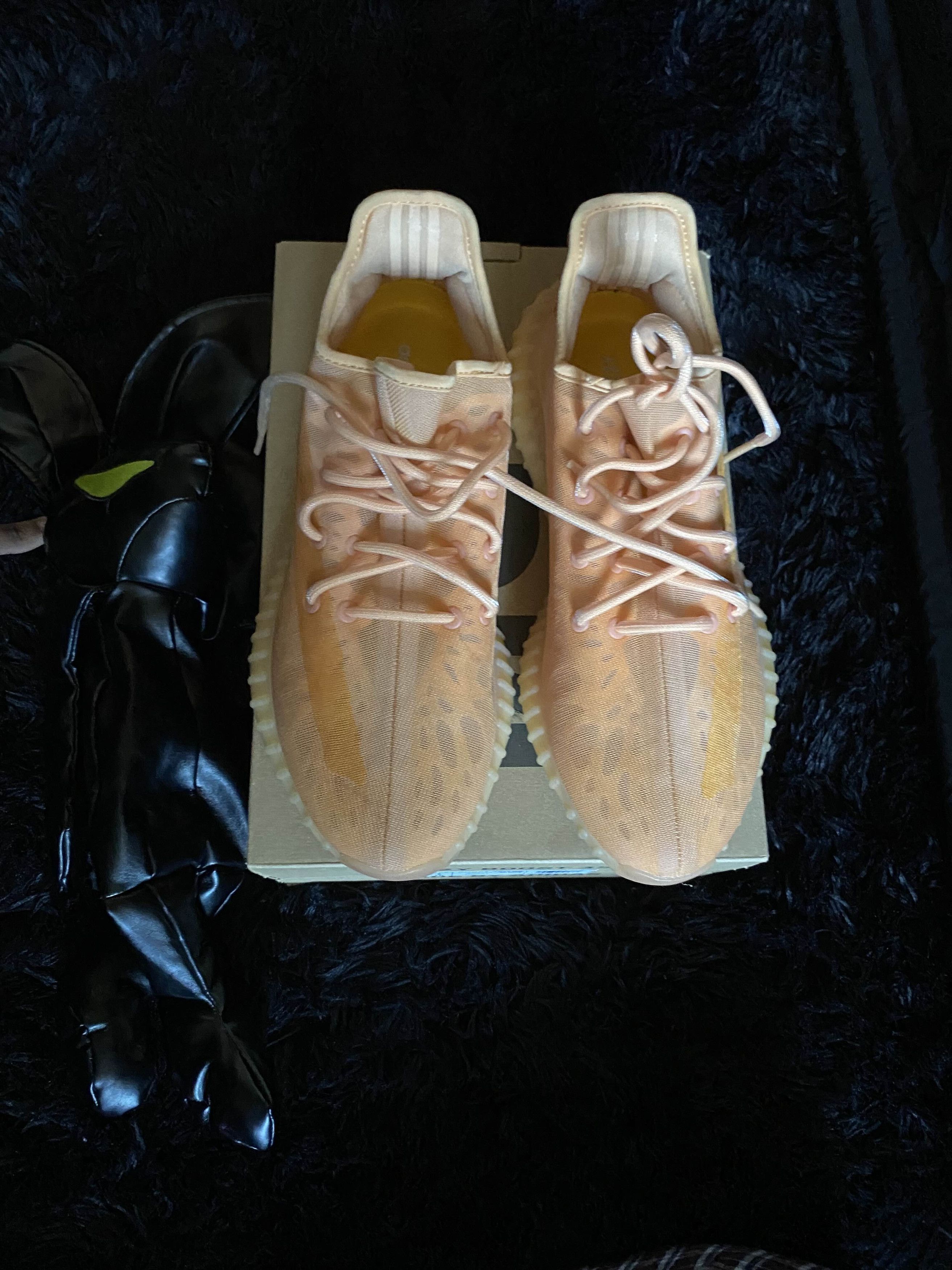 Yeezy Yeezy Boost 350 Size US 10.5 / EU 43-44 - 1 Thumbnail