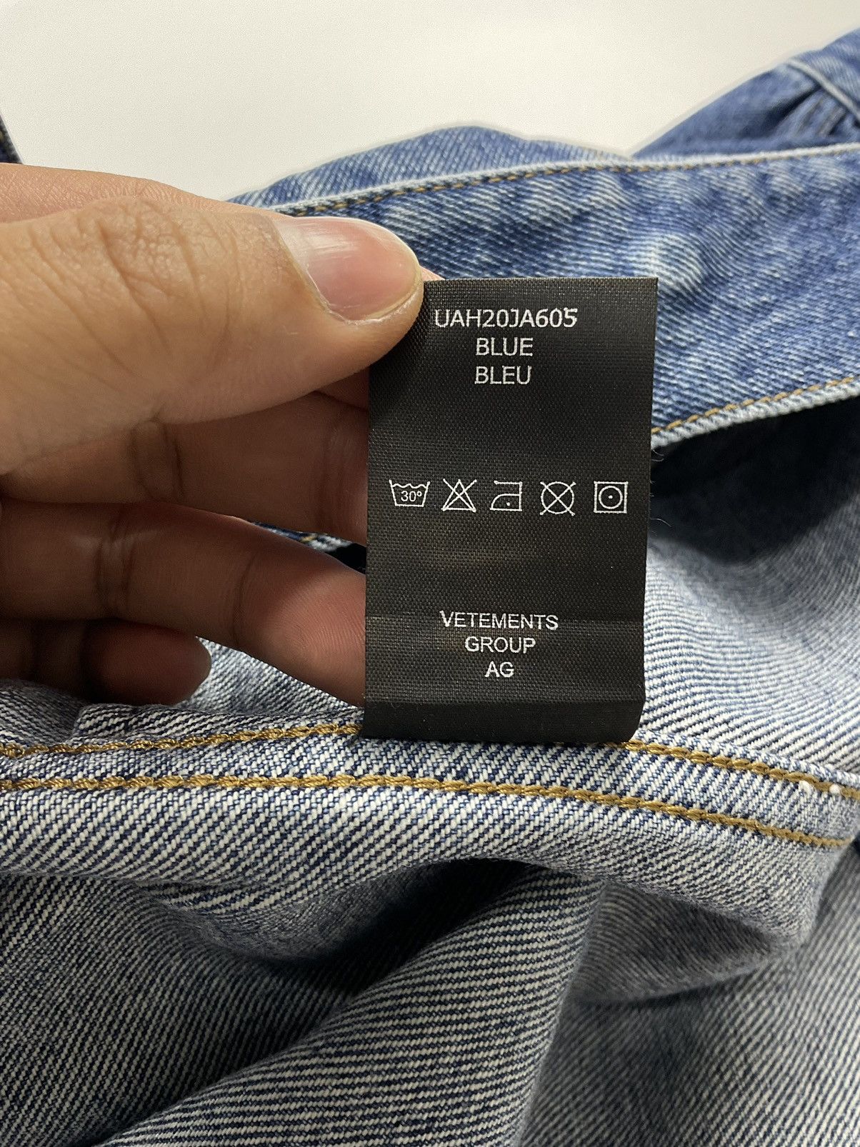 Vetements Vetements F/W'19 Error-Print Denim Jacket Size US L / EU 52-54 / 3 - 14 Thumbnail