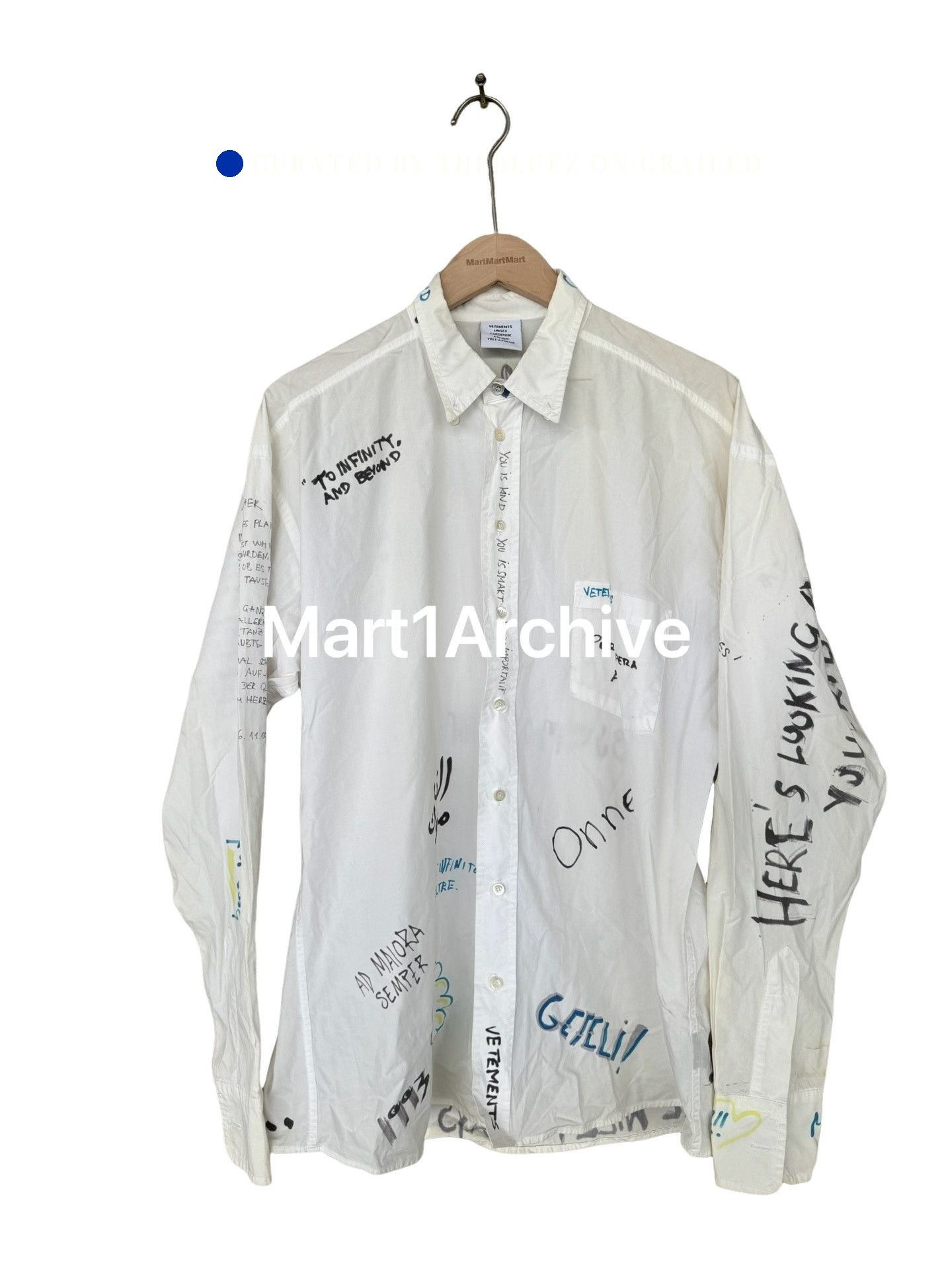 Vetements White Handwritten Print Long Sleeve Button-Up Shirt XS Size US XS / EU 42 / 0 - 1 Thumbnail