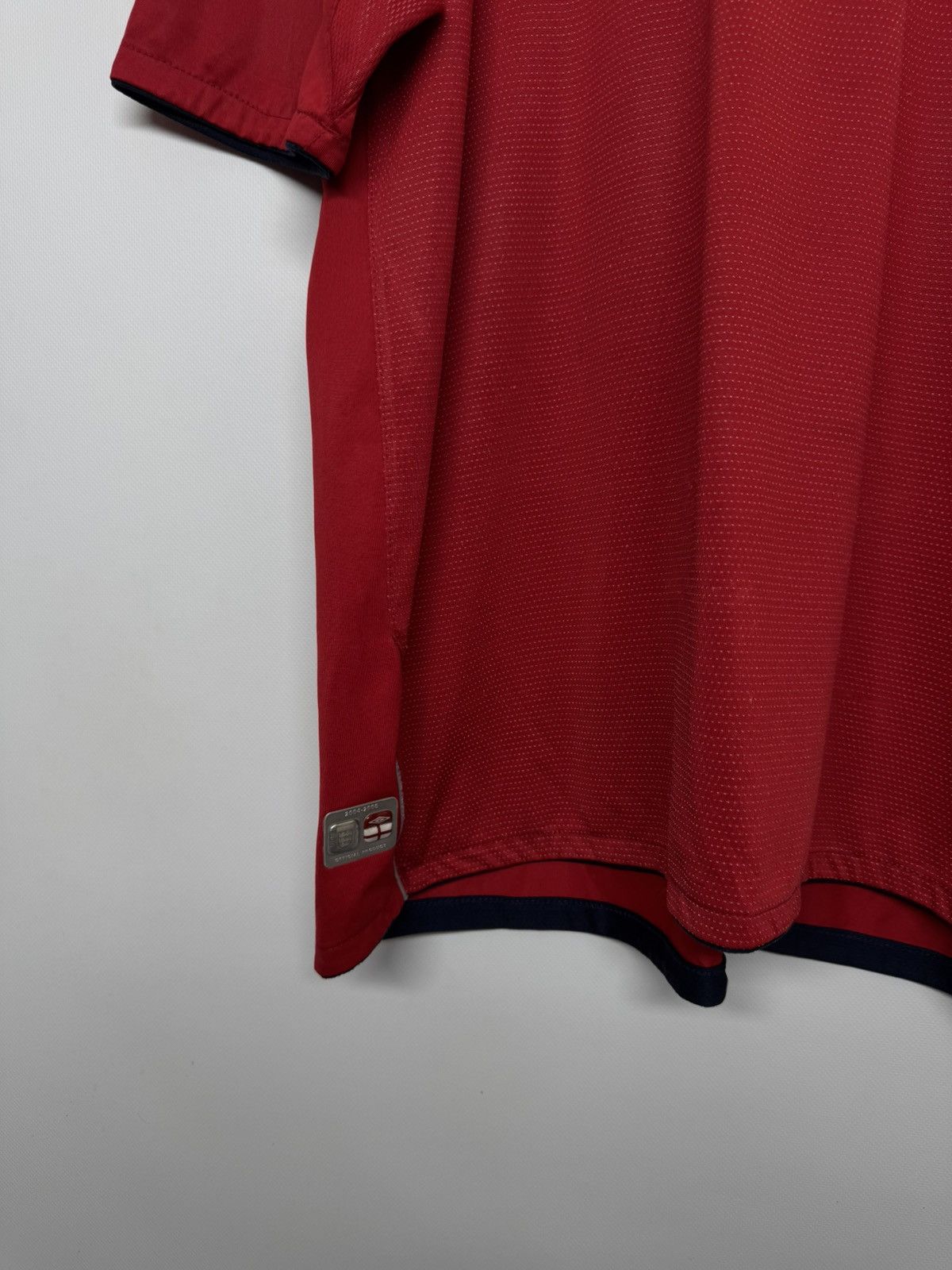 Umbro Vintage ENGLAND 2004 AWAY FOOTBALL SHIRT SOCCER JERSEY UMBRO Size US M / EU 48-50 / 2 - 7 Thumbnail
