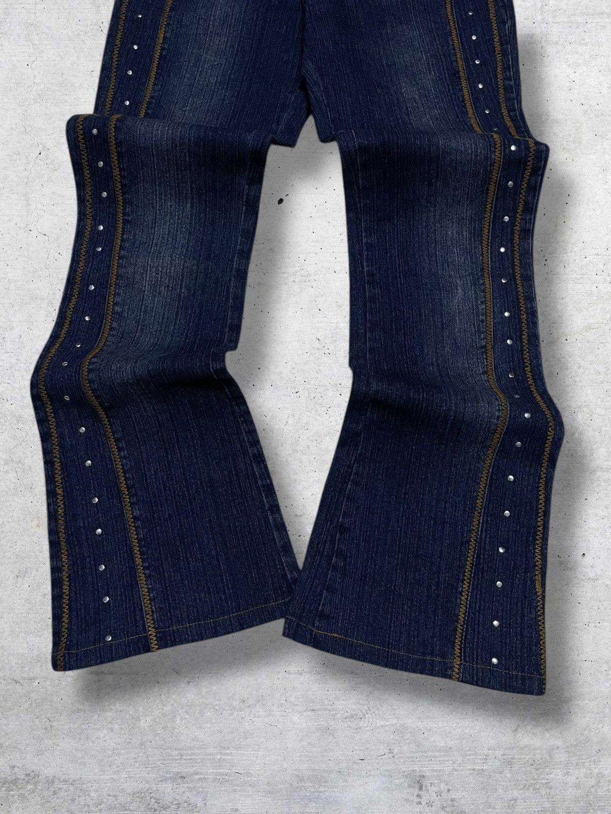 Hysteric Glamour VINTAGE HAPHAZARD JAPAN DESIGNER 90S OG STUDDED FLARED DENIM Size US 26 / EU 42 - 3 Thumbnail