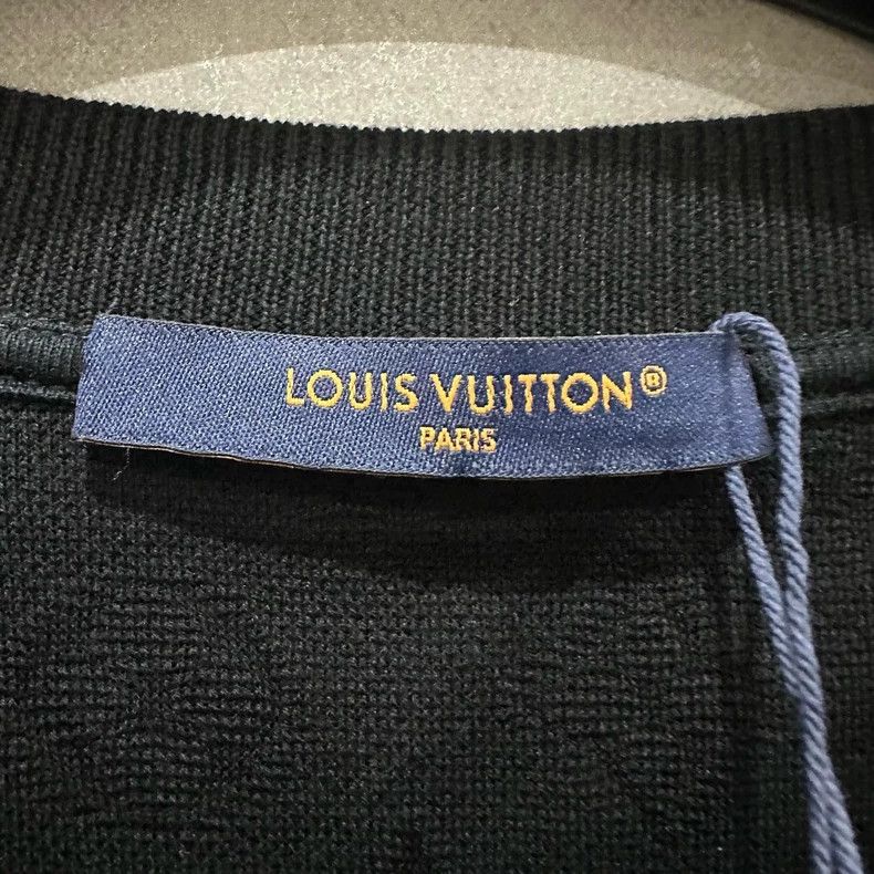 Louis Vuitton Louis Vuitton Black pocket full print short sleeve Size US XL / EU 56 / 4 - 4 Thumbnail