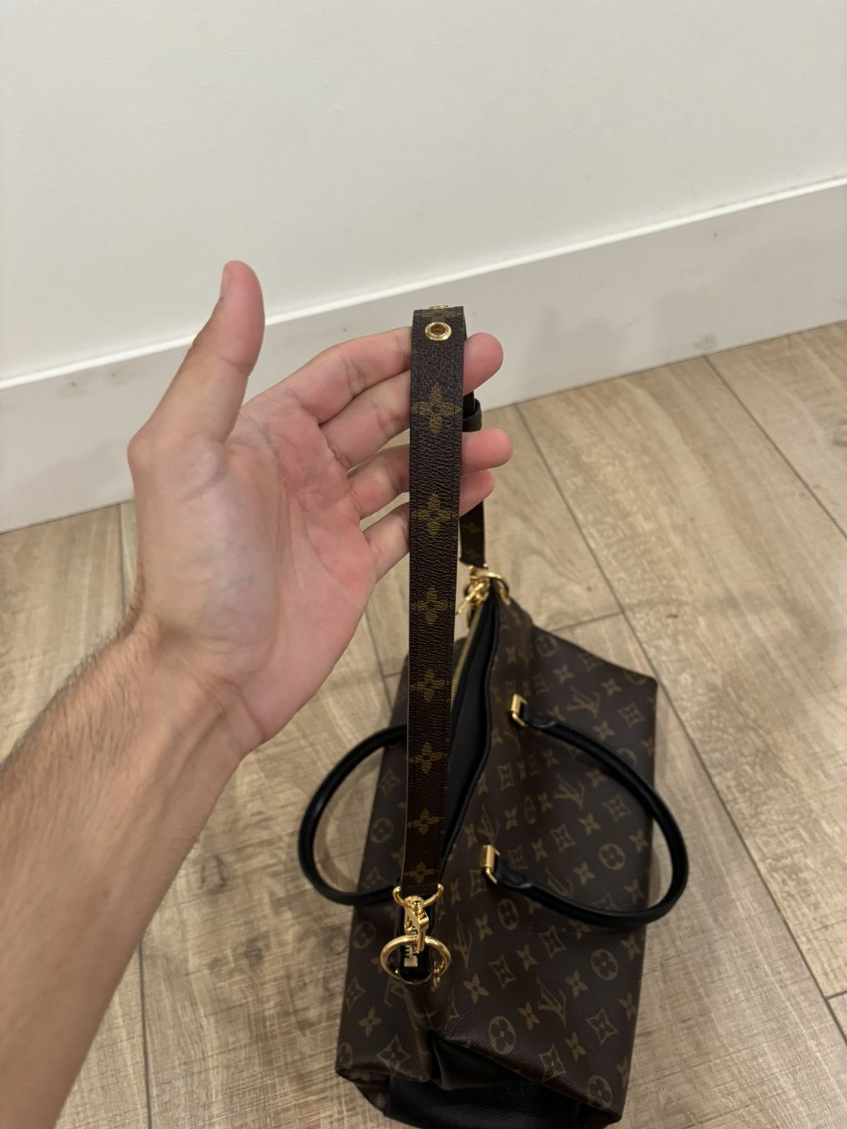 Louis Vuitton Louis Vuitton Monogram Handbag Size ONE SIZE - 4 Thumbnail