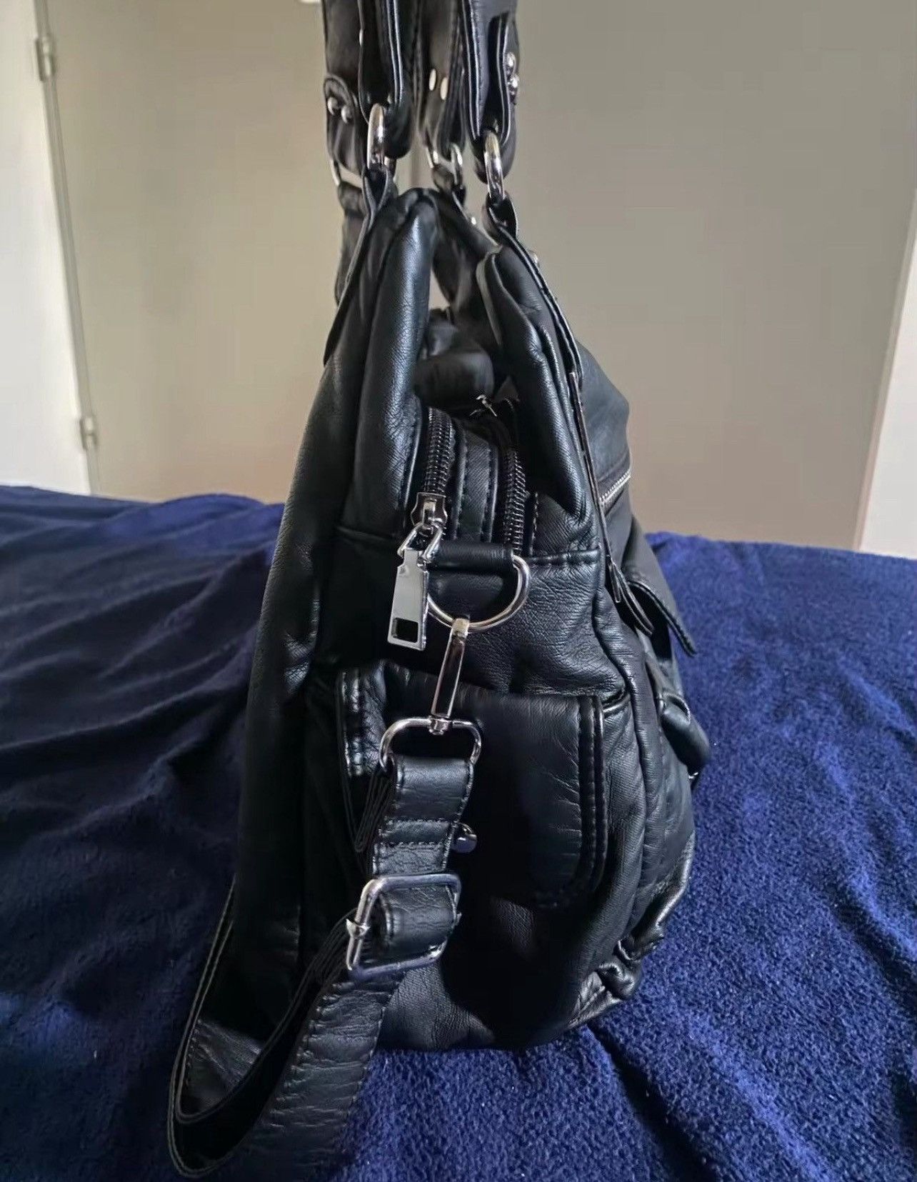 Leather Multi-Pocket Shoulder Crossbody Bag Size ONE SIZE - 4 Thumbnail