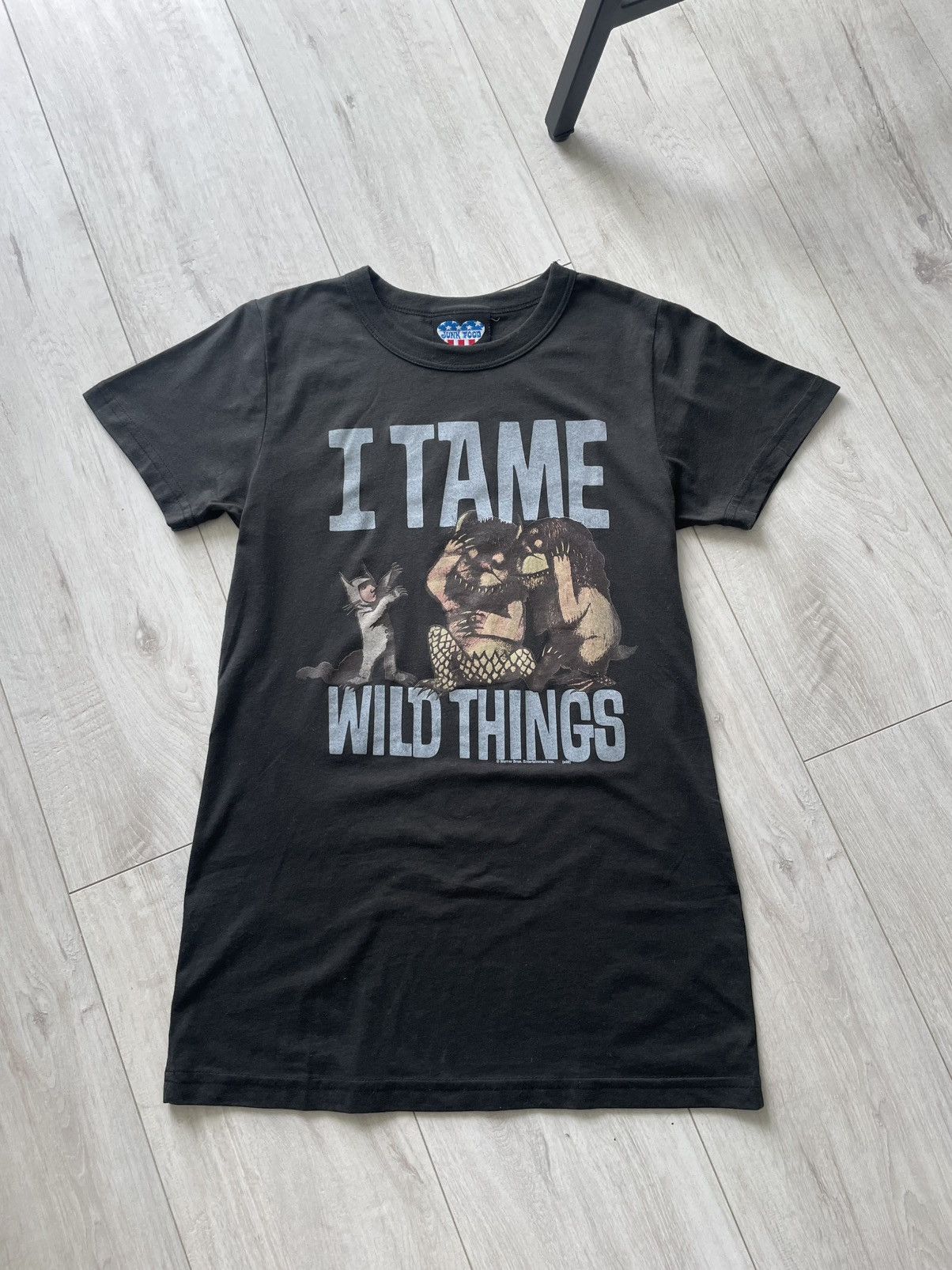 Warner Bros Vintage 2009 Warner Bros “I Tame Wild Things” Movie T-Shirt Size US S / EU 44-46 / 1 - 1 Thumbnail