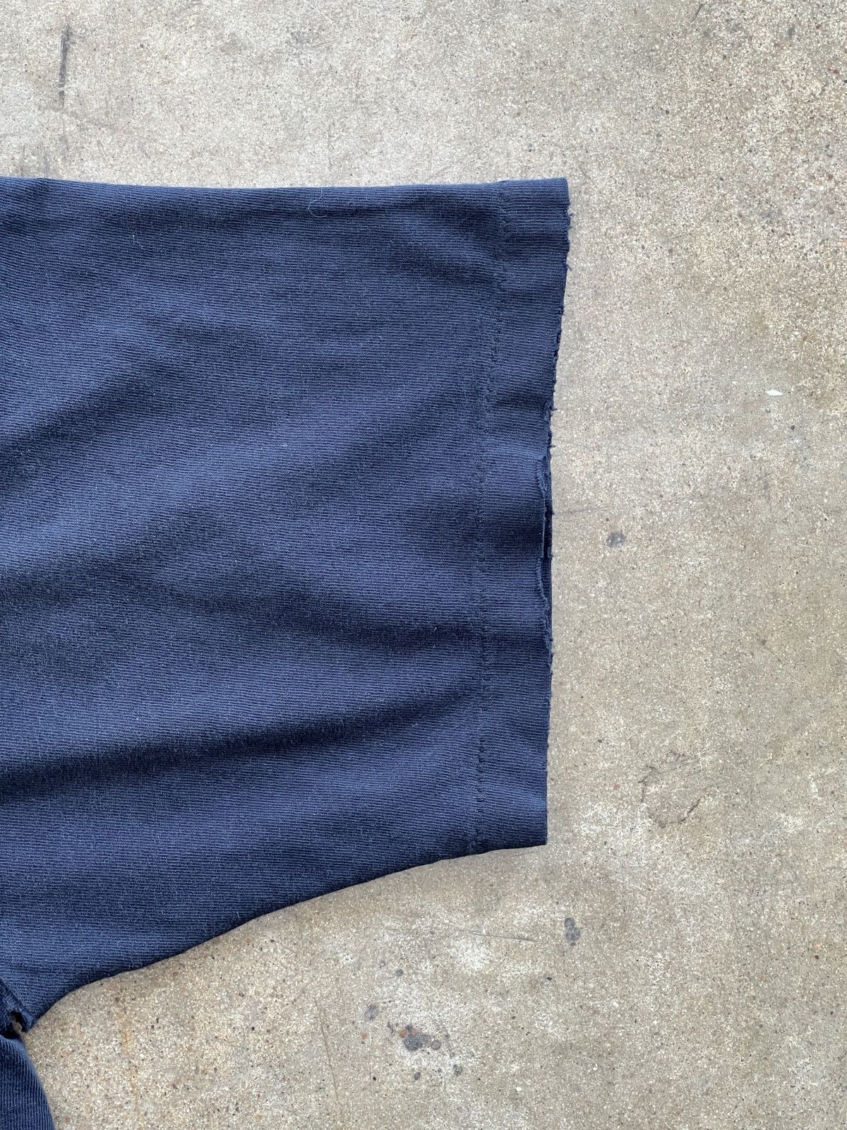 Band Tees Vintage 1990 Nine Inch Nails NIN Distressed Tee XL Size US XL / EU 56 / 4 - 7 Thumbnail