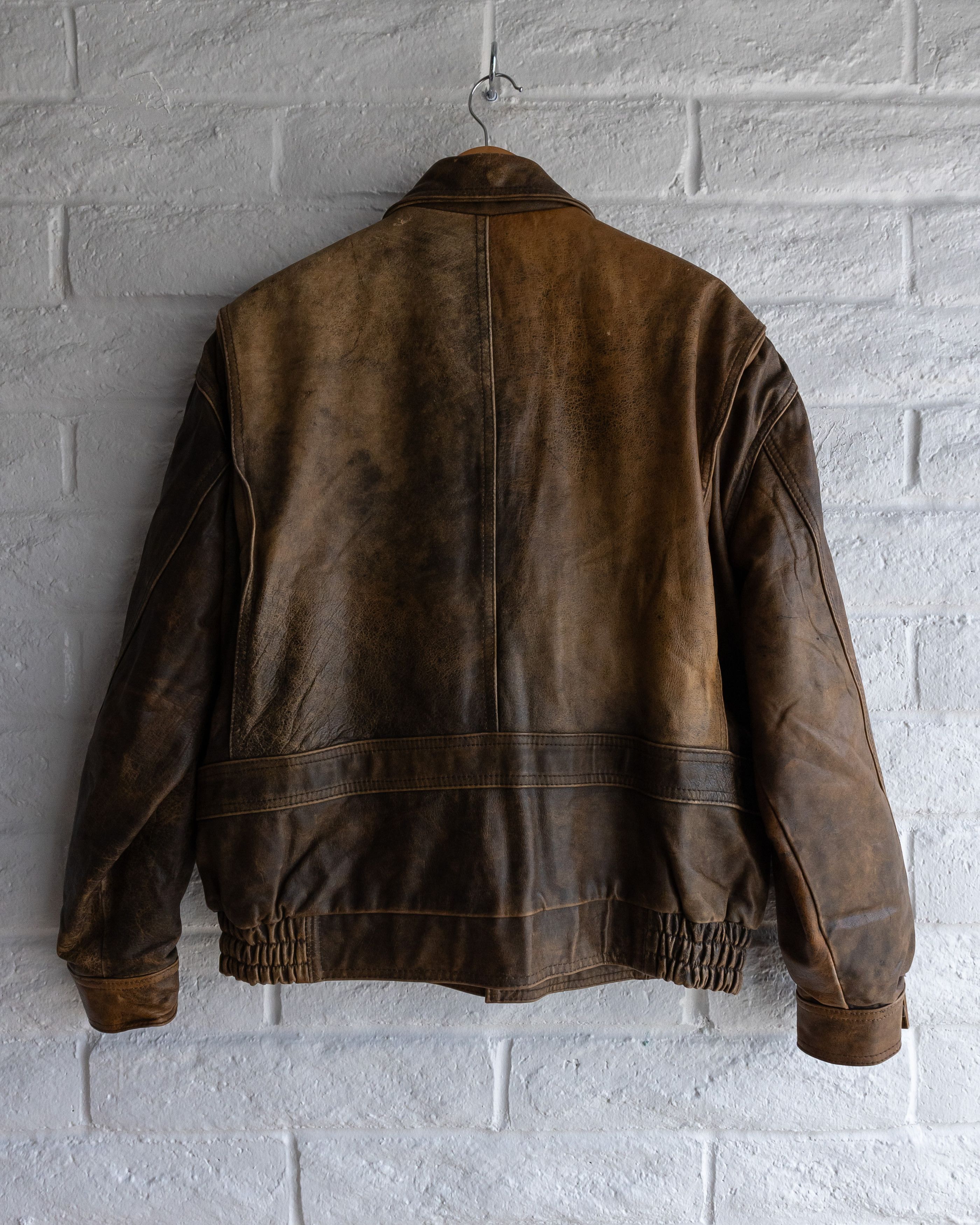 Leather Vintage A2 Leather Bomber Jacket Brown Men's XL Aviator Size US XL / EU 56 / 4 - 5 Thumbnail