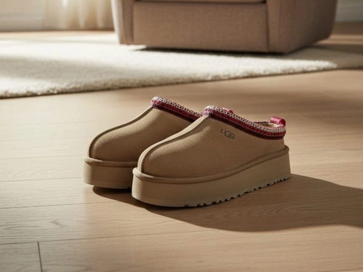 Ugg UGG Tazz II size EU 37-US 7 Size US 6 / IT 36 - 1 Thumbnail