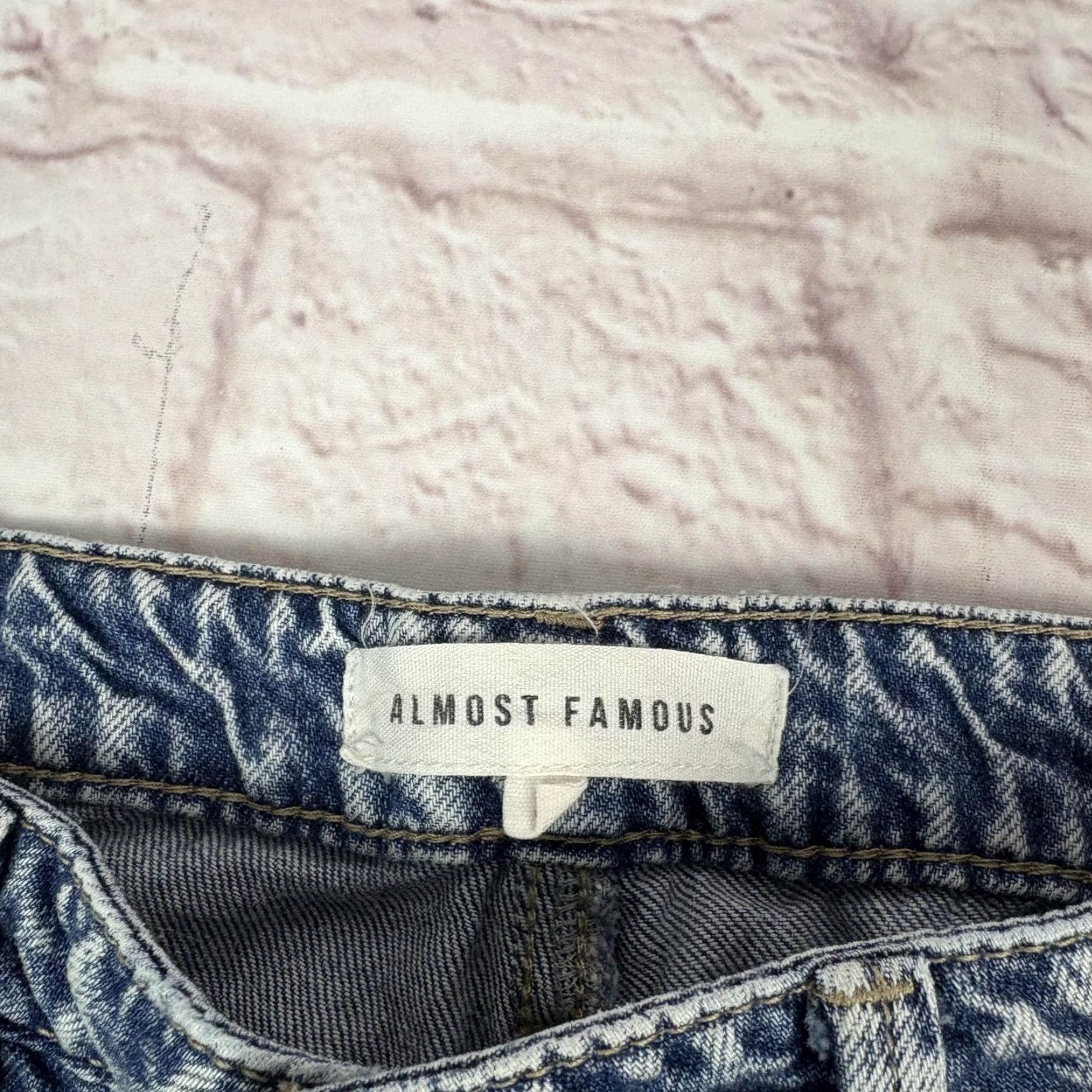 Almost Famous Almost Famous Jeans Juniors Relaxed Straight Denim Acid Wash Distressed 5-Pocket Blue 3 Jeans Size 26" / US 2 / IT 38 - 4 Thumbnail