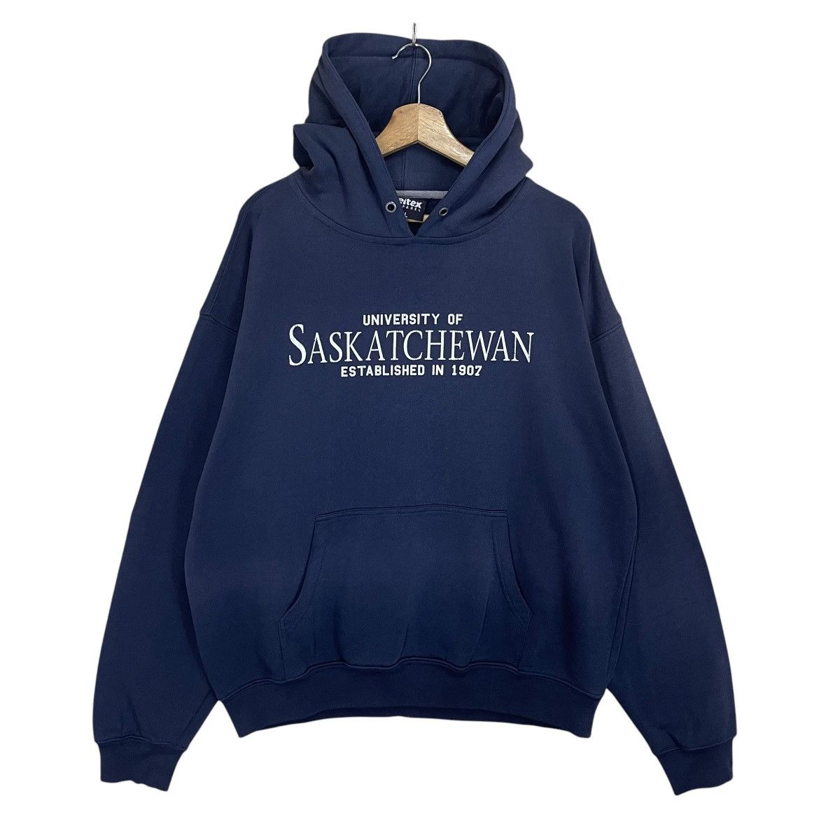 Vintage Vintage University Of Saskatchewan Crewneck Hoodie Size US XL / EU 56 / 4 - 1 Thumbnail