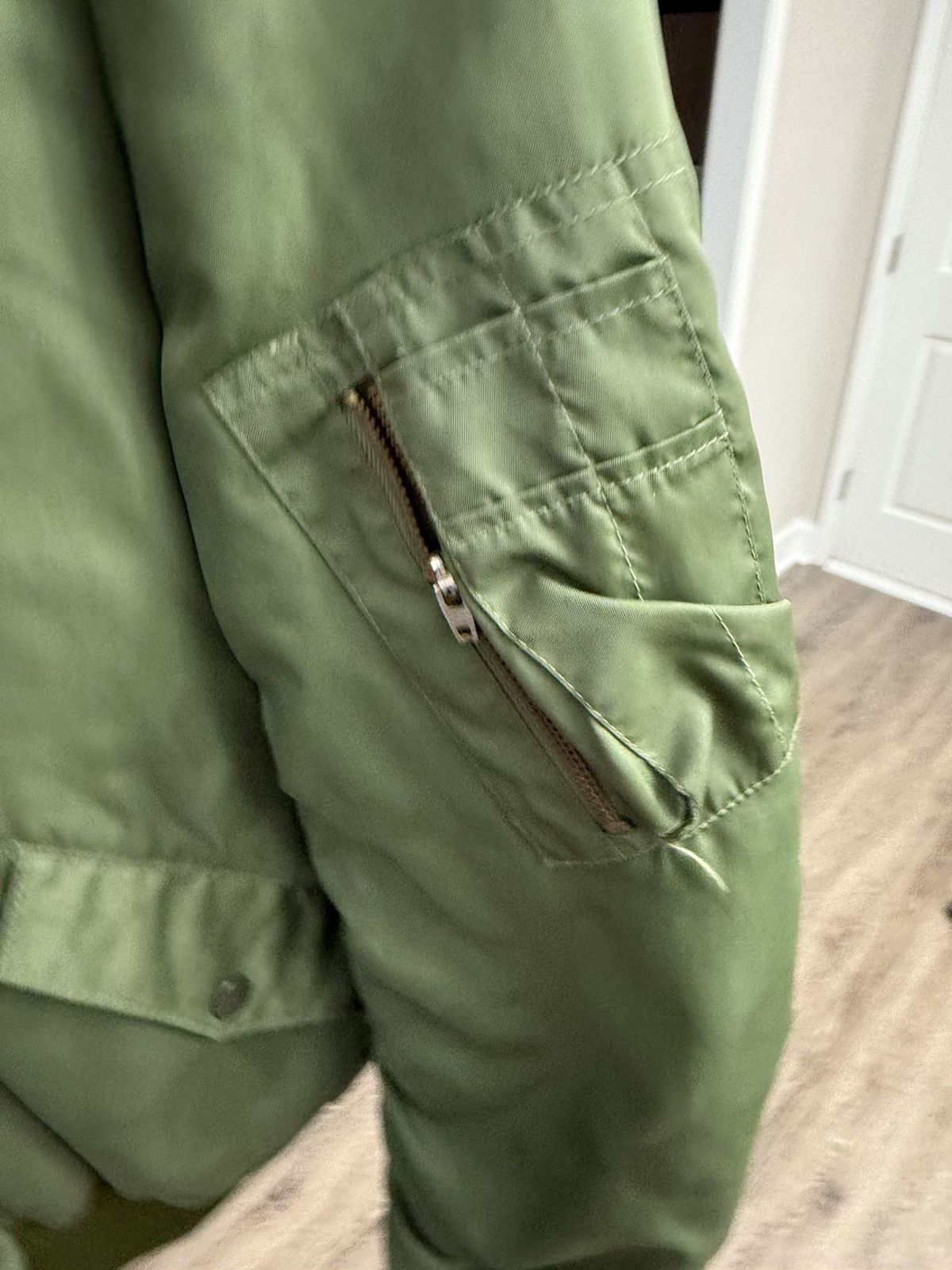 Vintage Vintage green bomber Size US L / EU 52-54 / 3 - 4 Thumbnail