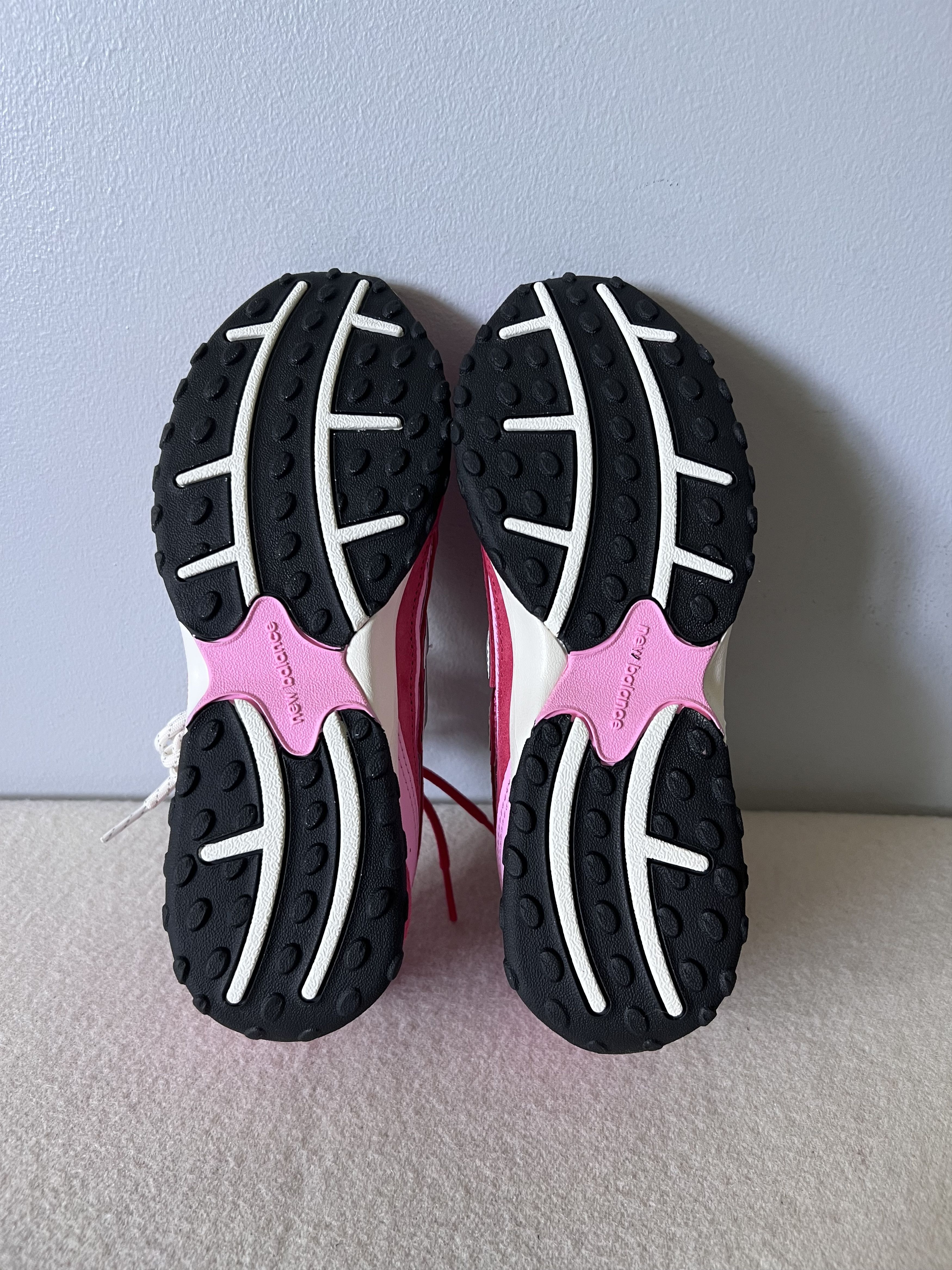 Kith × New Balance Kith New Balance 204L Sneakers in Pink Size US 5.5 / EU 38 - 6 Thumbnail