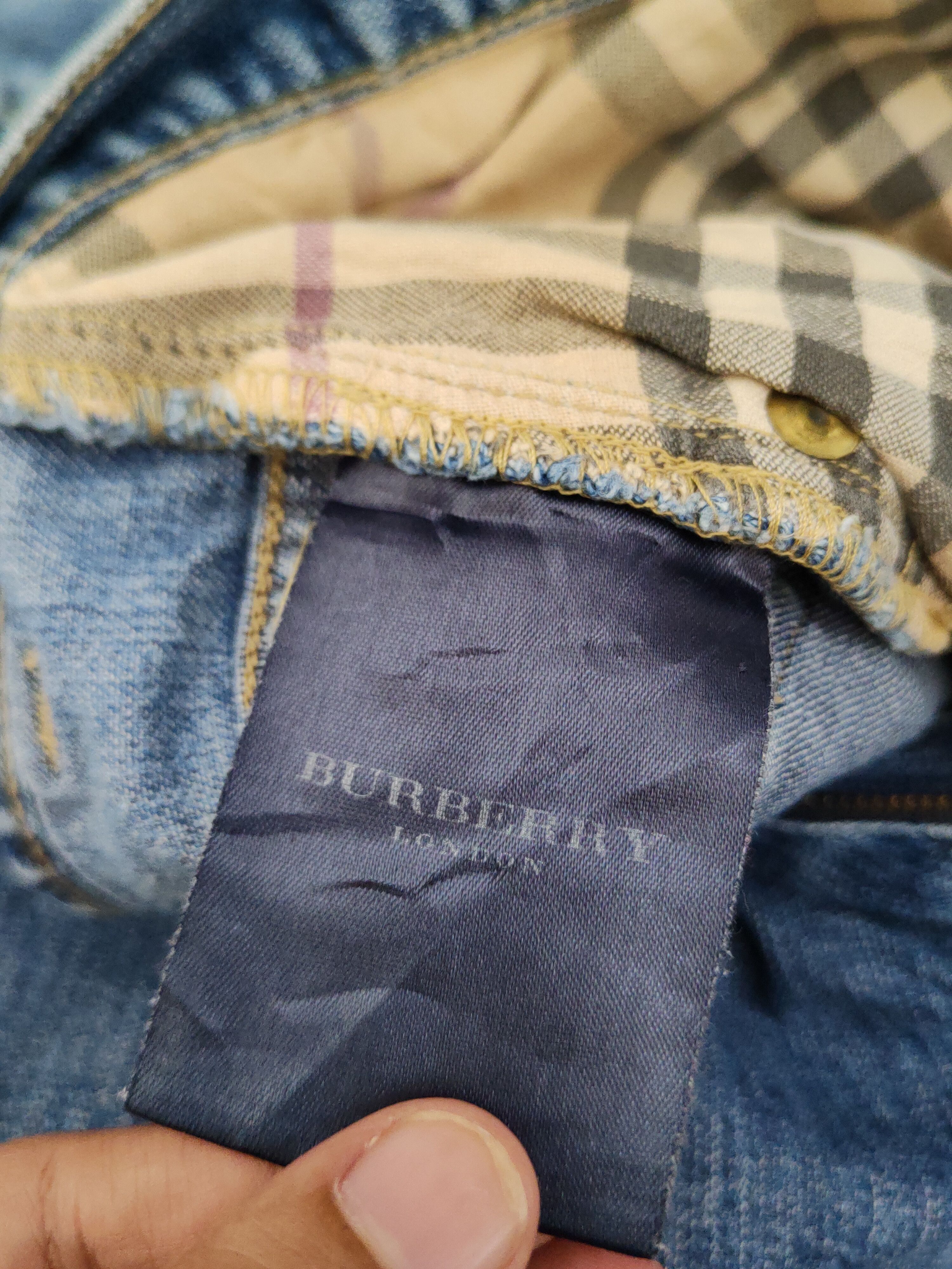 Burberry Burberry Blue Distressed Ripped denim Jeans #W1597 Size US 33 - 14 Thumbnail
