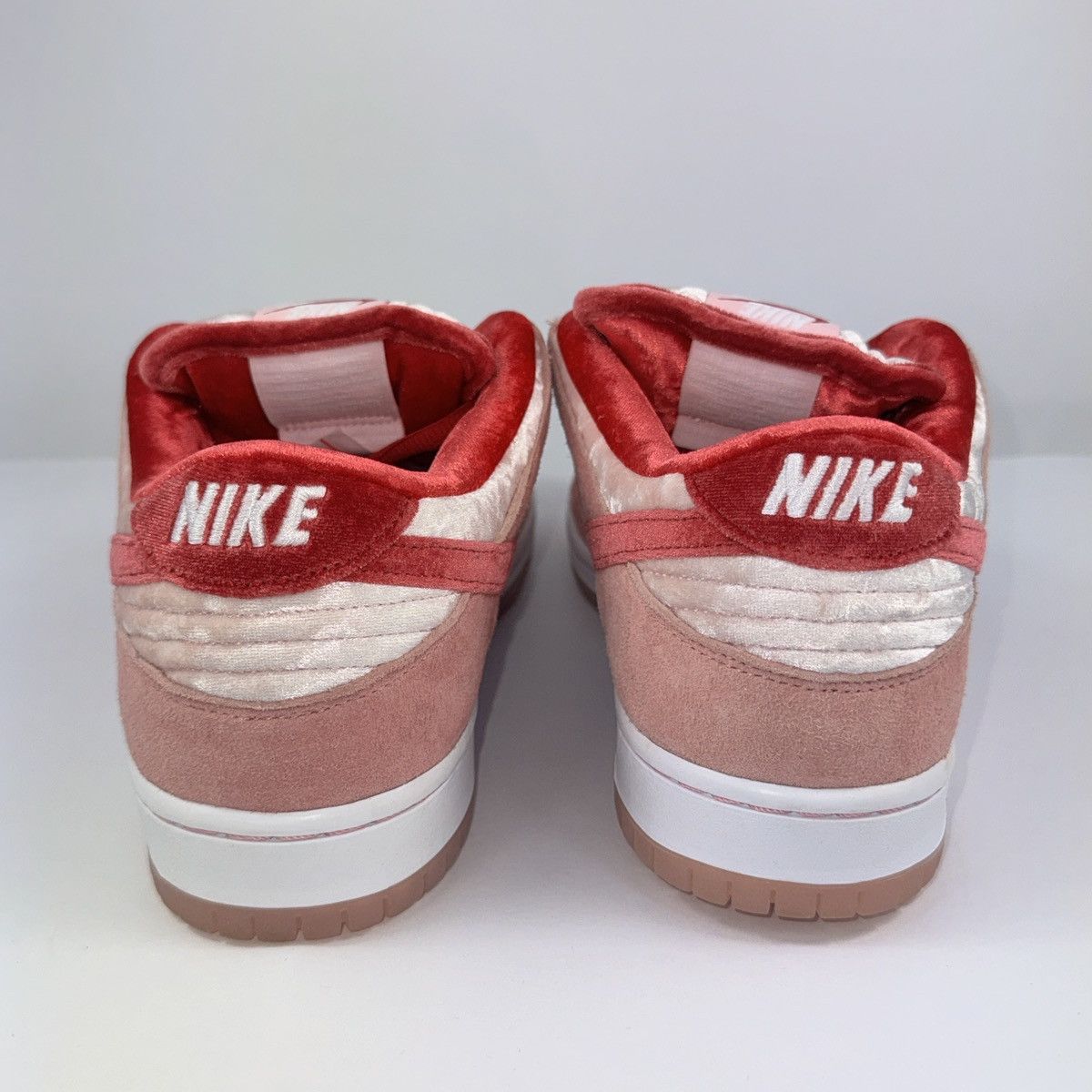 Nike NIKE DUNK SB LOW STRANGE LOVE SKATEBOARD SNEAKERS Size US 10 / EU 43 - 3 Thumbnail