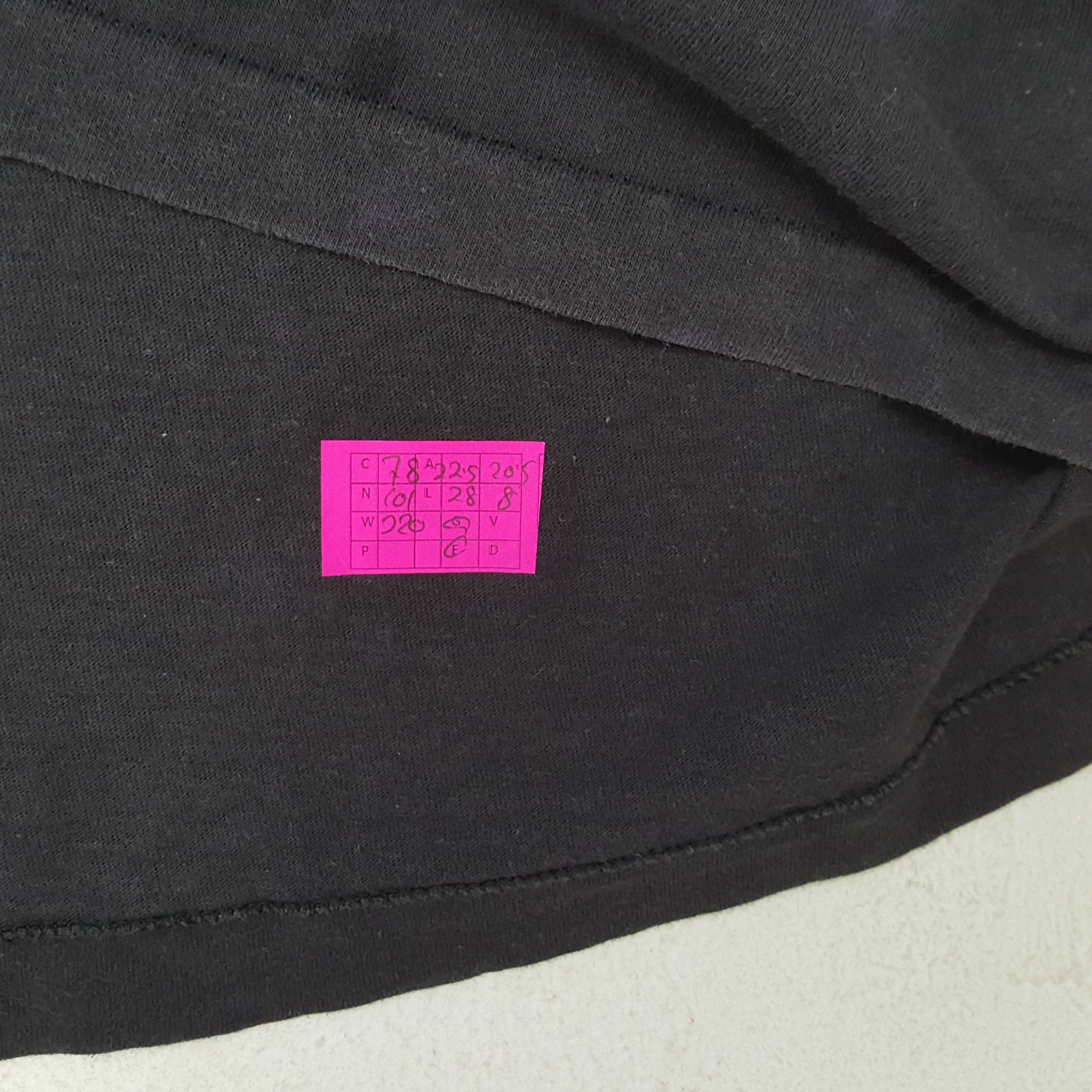 Calvin Klein × Vintage CLAVIN KLEIN Center Logo Design Fashion Vintage Tshirt Size US L / EU 52-54 / 3 - 4 Thumbnail