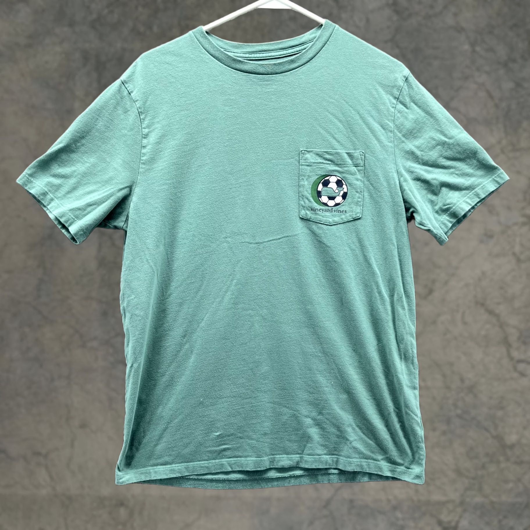 Vineyard Vines Vineyard Vines Shirt Mens Medium Green Soccer Whale Pocket Graphic Tee Tagless Size US M / EU 48-50 / 2 - 1 Thumbnail