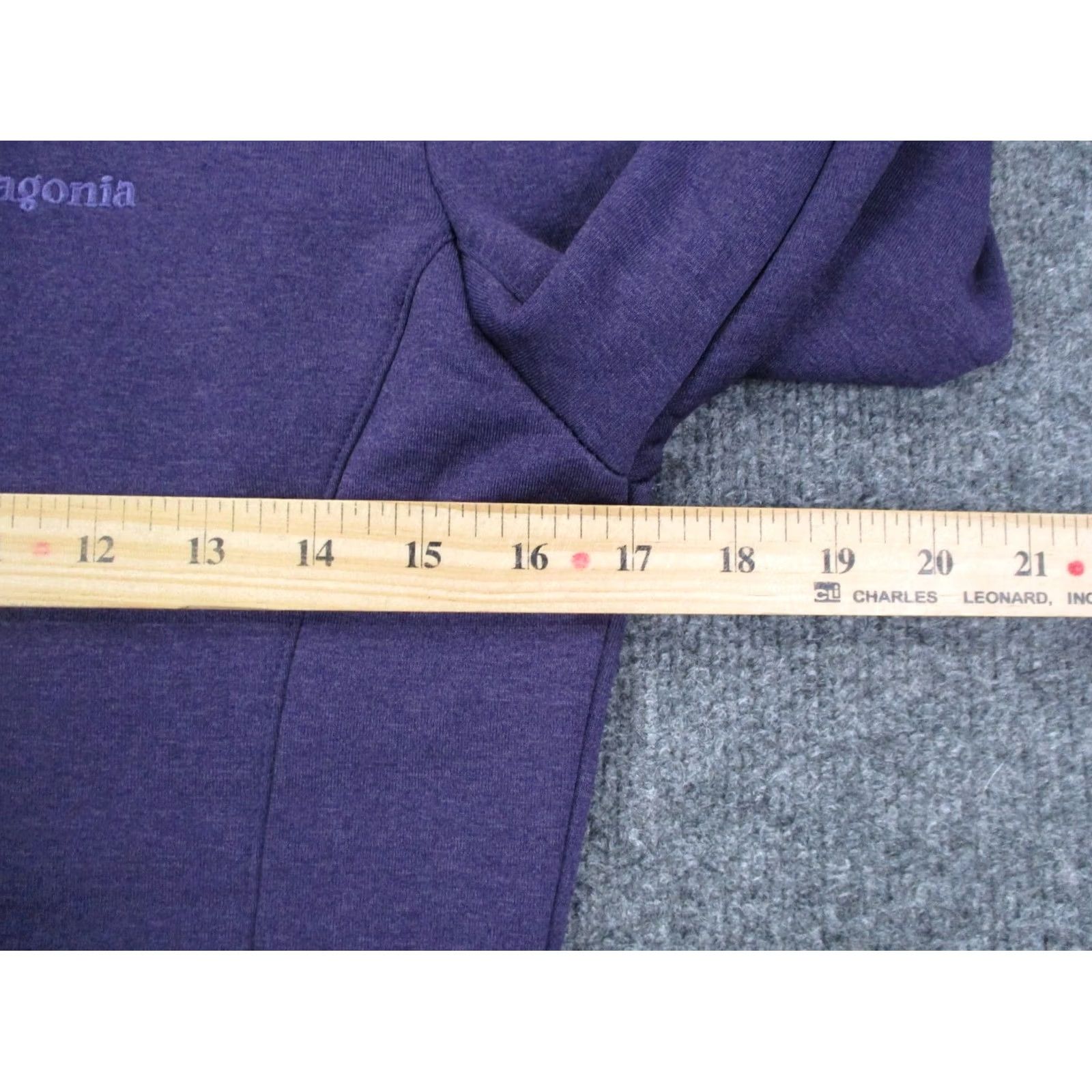Patagonia Patagonia Jacket Womens M Purple Windbreaker Outdoor Outdoor Camping Hiking Pockets Zipped Pockets Logo 1990s Size M / US 6-8 / IT 42-44 - 5 Thumbnail