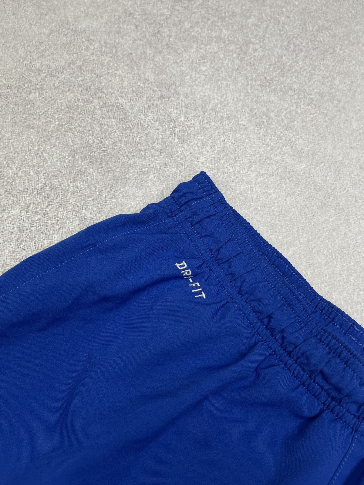 Nike Vintage Nike Arsenal Football Shorts Blue Y2K Soccer Size US 30 / EU 46 - 6 Thumbnail