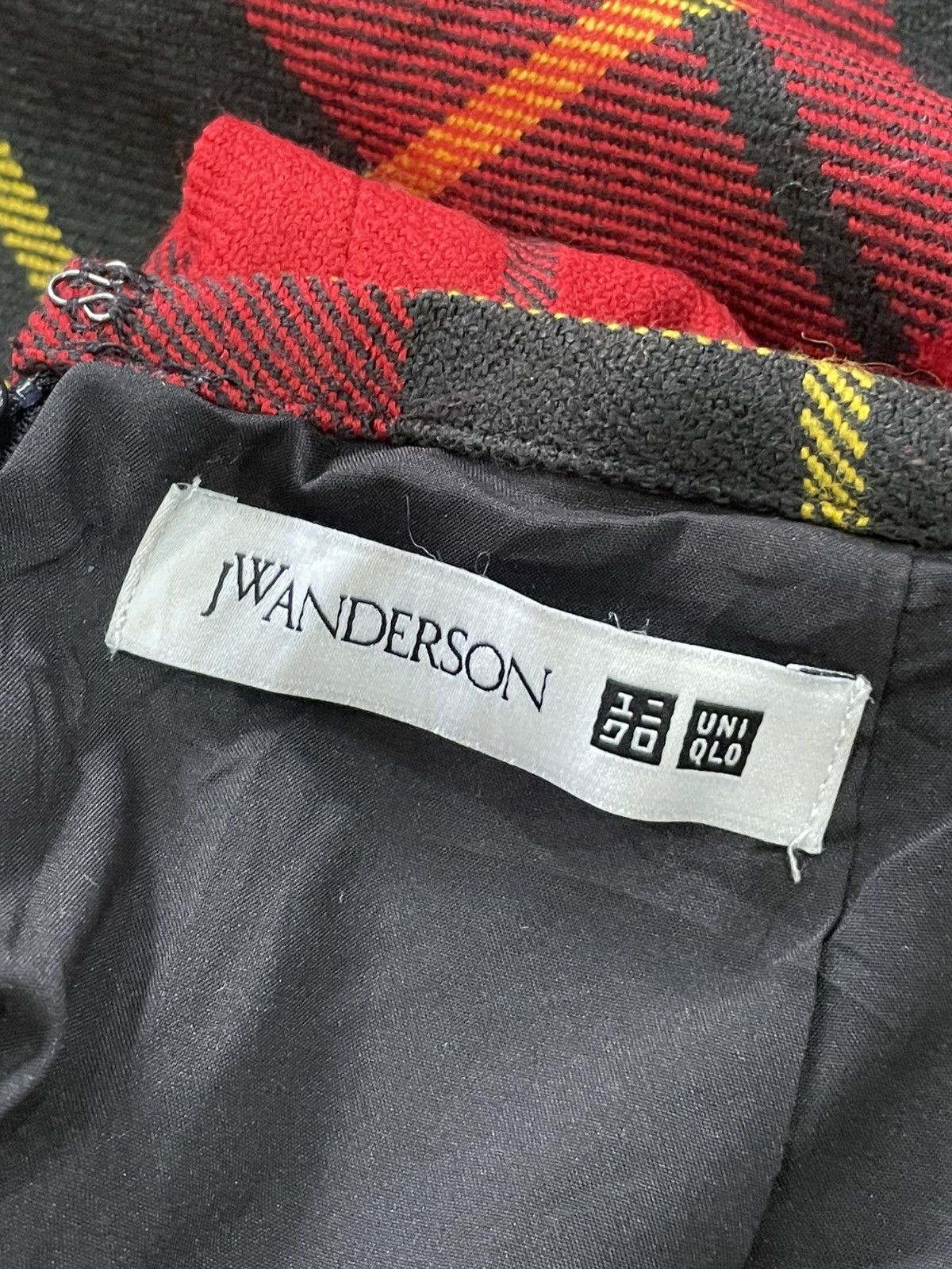 JW Anderson × Uniqlo JW Anderson X Uniqlo Skirt Size 26" / US 2 / IT 38 - 4 Thumbnail