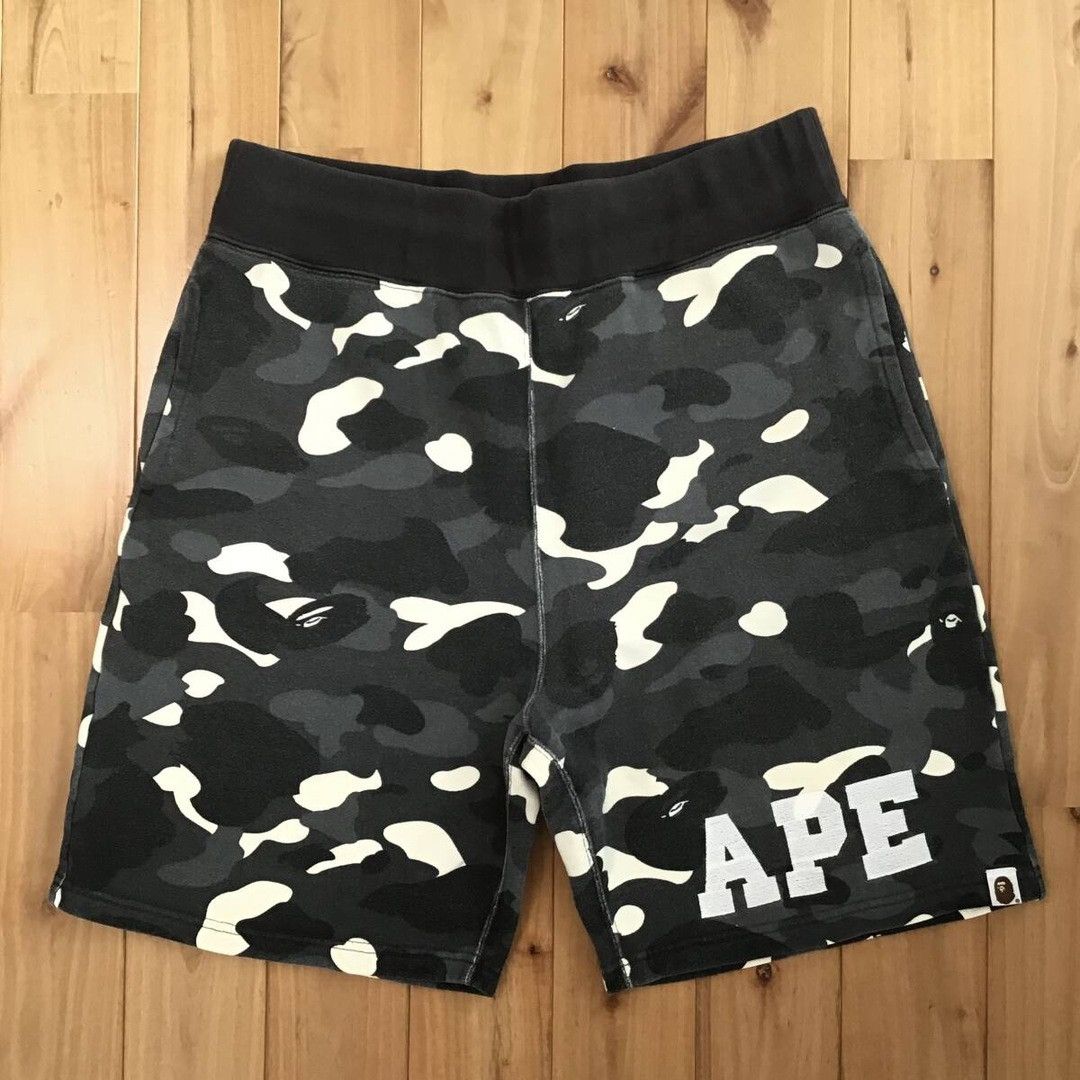 Bape 💫Glow in the dark💫 BAPE city camo sweat shorts ★size L Size US 34 / EU 50 - 2 Thumbnail