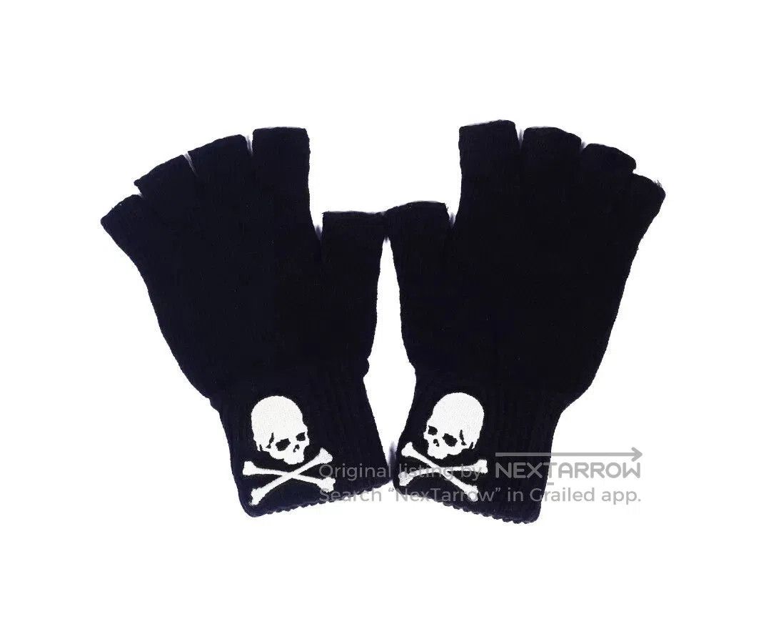 Mastermind Japan mastermind Japan Skull Embroidery Fingerless Gloves. Size ONE SIZE - 1 Thumbnail