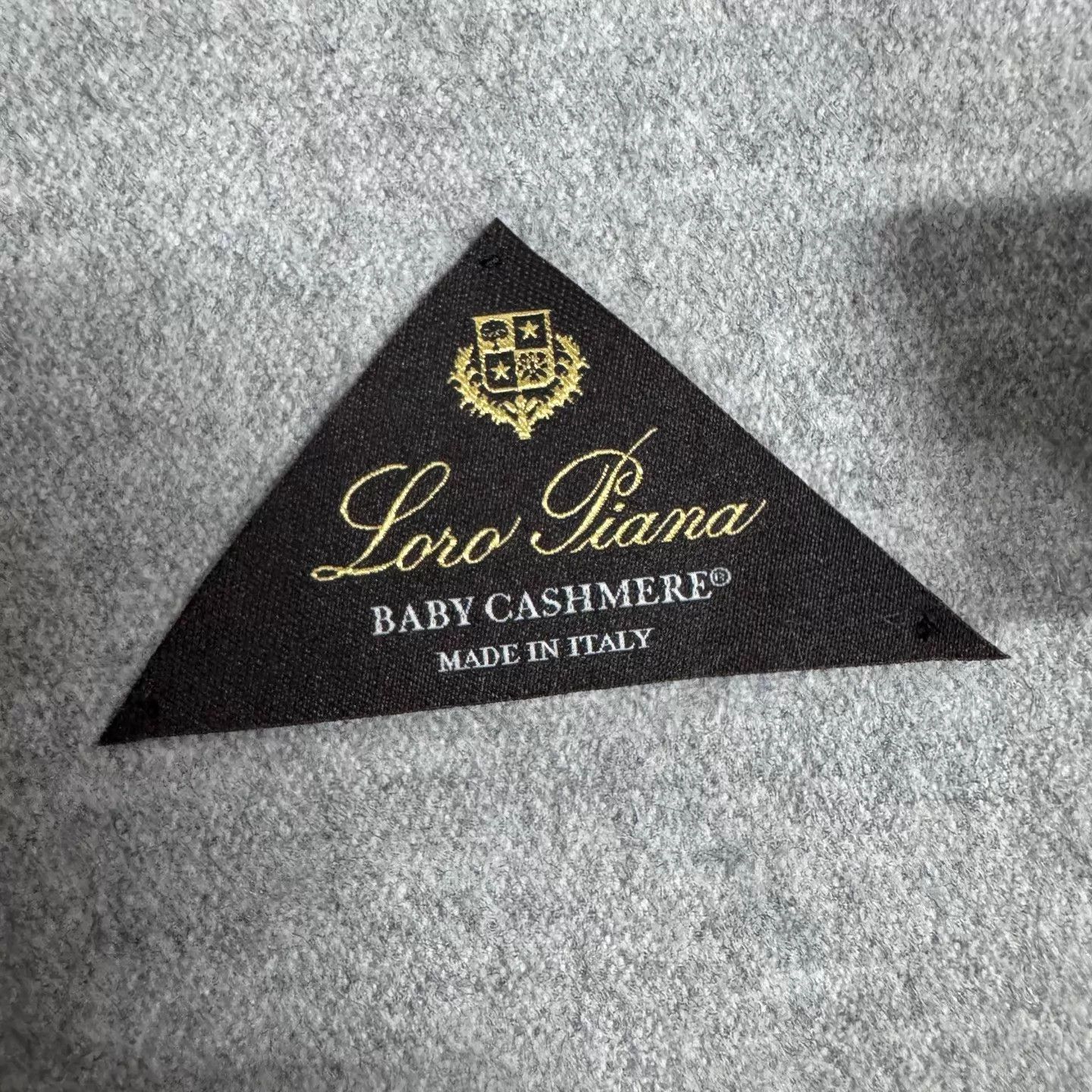 Loro Piana Loro Piana 2-tone double cashmere fringe scarf NWT Size ONE SIZE - 5 Thumbnail