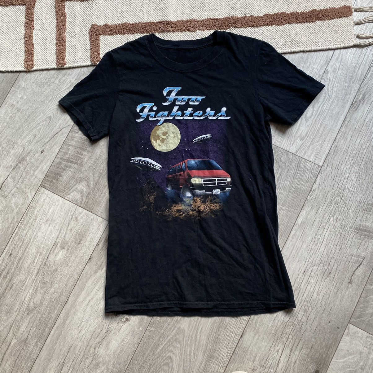 Band Tees FOO FIGHTERS Y2K SPACE BUS UFO PRINT T SHIRT Size US S / EU 44-46 / 1 - 1 Thumbnail