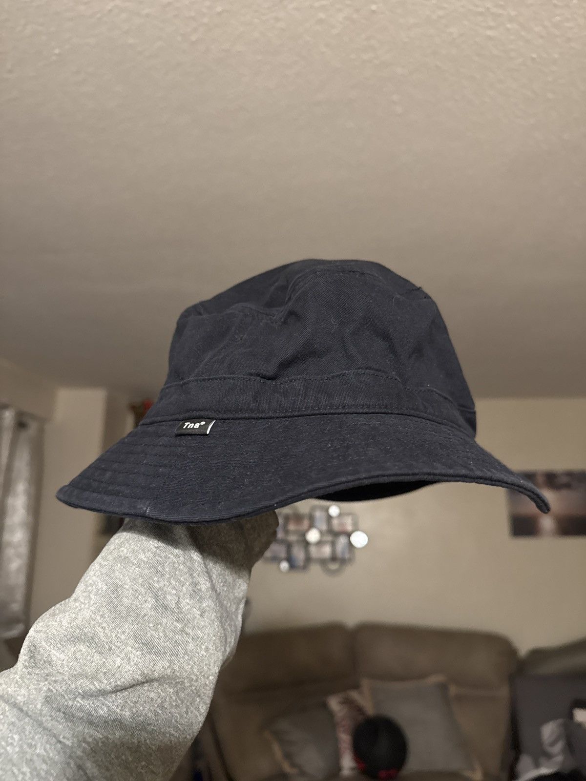 Aritzia Aritzia Tna bucket hat in black Size ONE SIZE - 2 Thumbnail