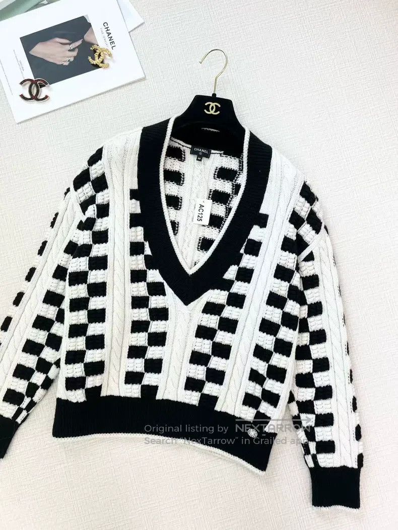 Gucci Gucci Black and white checkerboard knitted V-neck sweater Size XS / US 0-2 / IT 36-38 - 2 Thumbnail