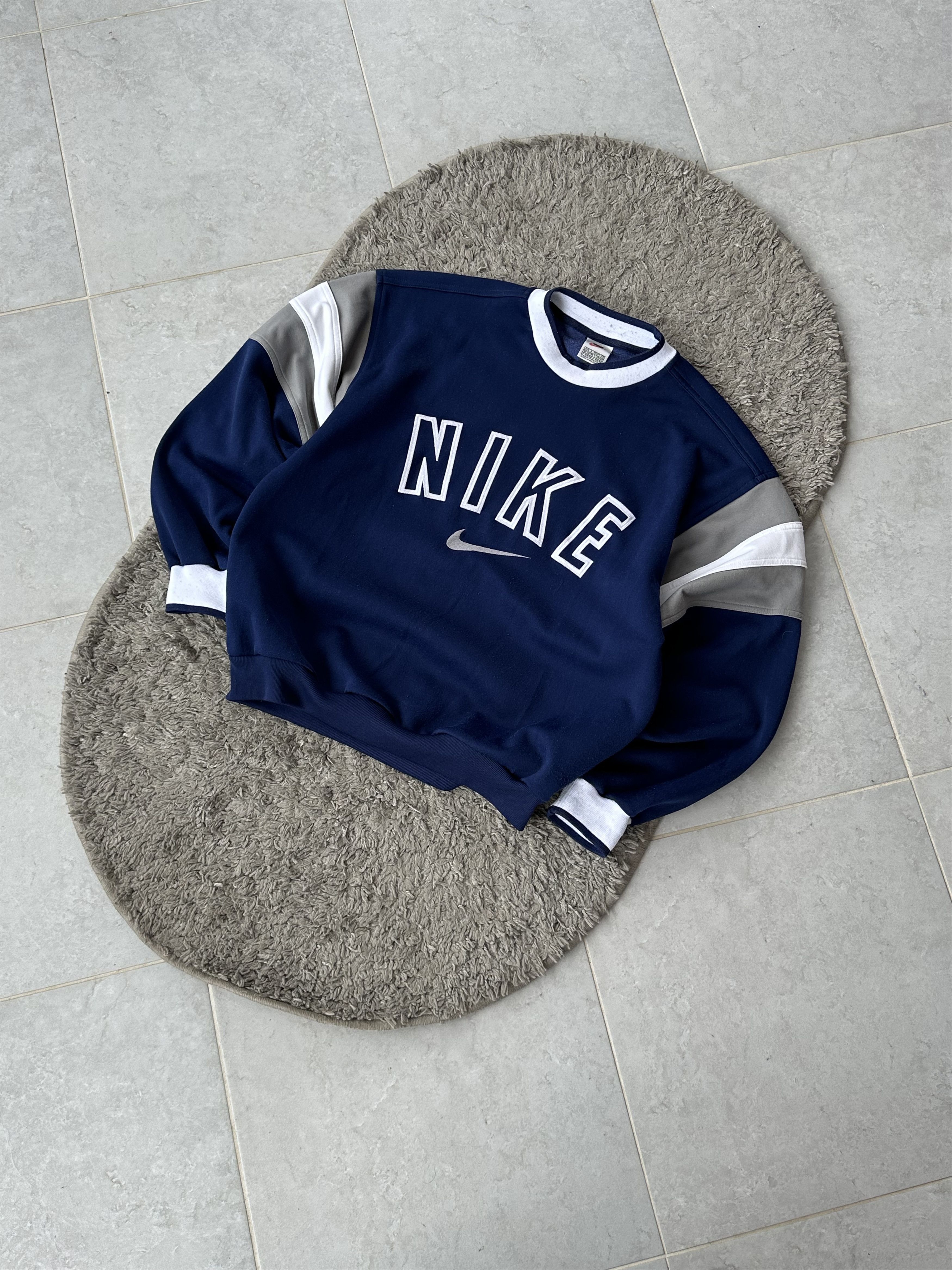 Nike 90s Vintage Sweatshirt Nike Big Logo Center Swoosh Crewneck Size US S / EU 44-46 / 1 - 2 Thumbnail