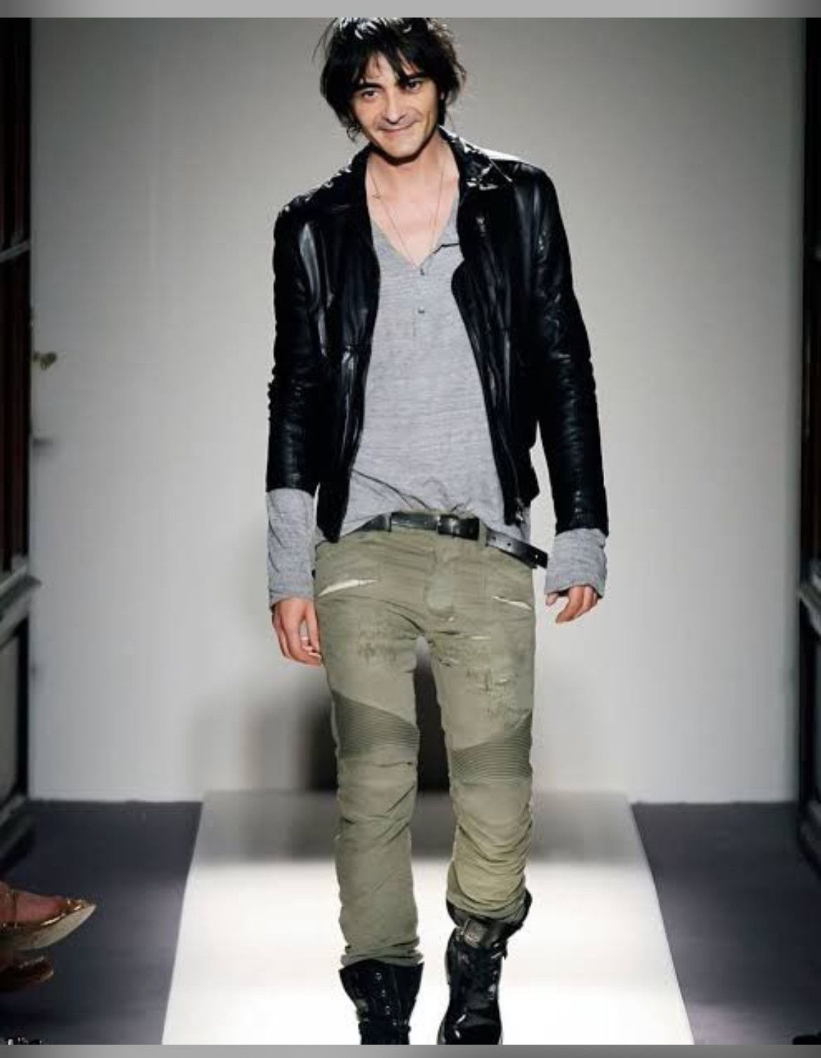 Balmain Balmain decarnin era distressed biker jeans Size US 29 - 10 Thumbnail