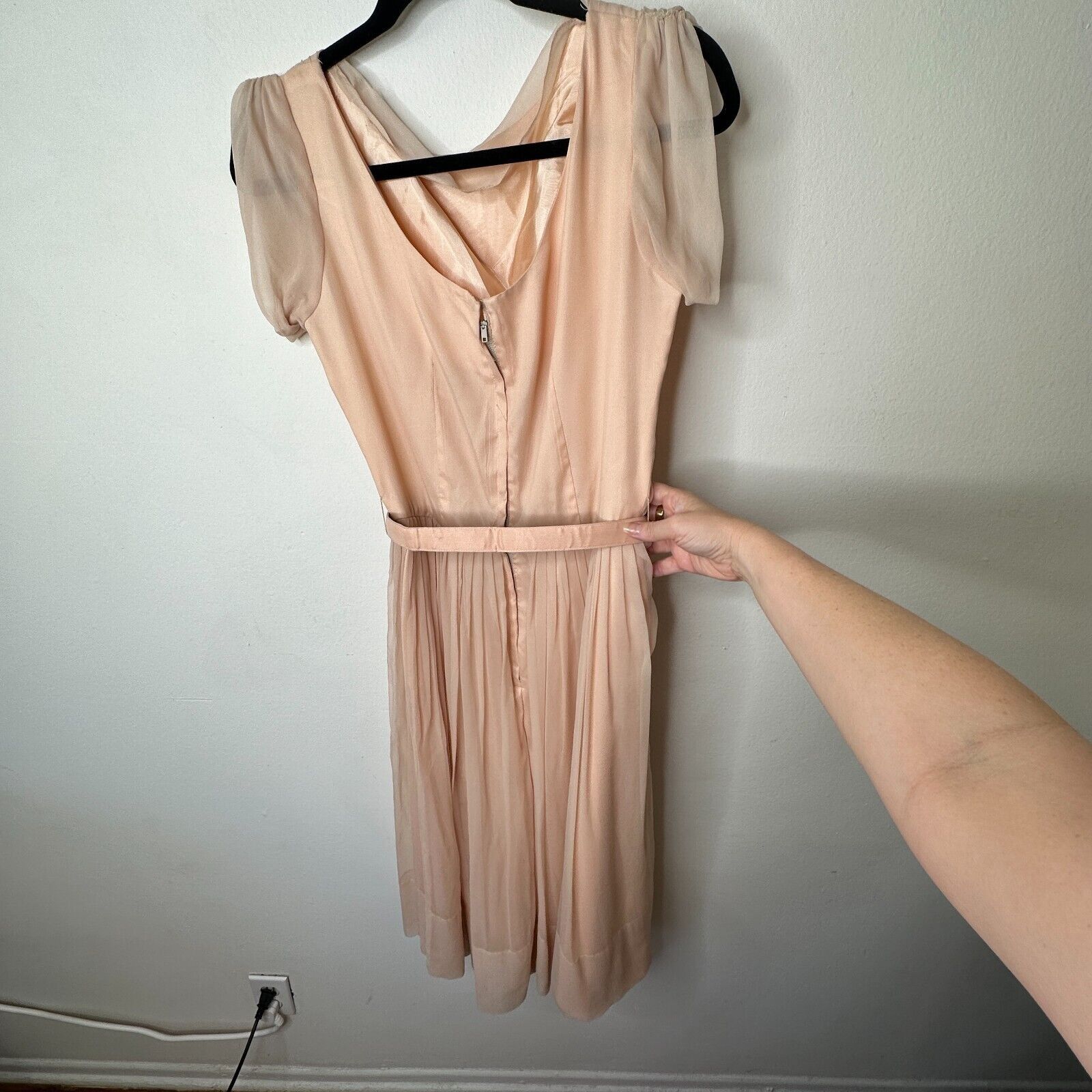 Vintage Vintage Sz 15 Peach Chiffon Pleated Belted Dress Drape Neck Size L / US 10 / IT 46 - 6 Thumbnail