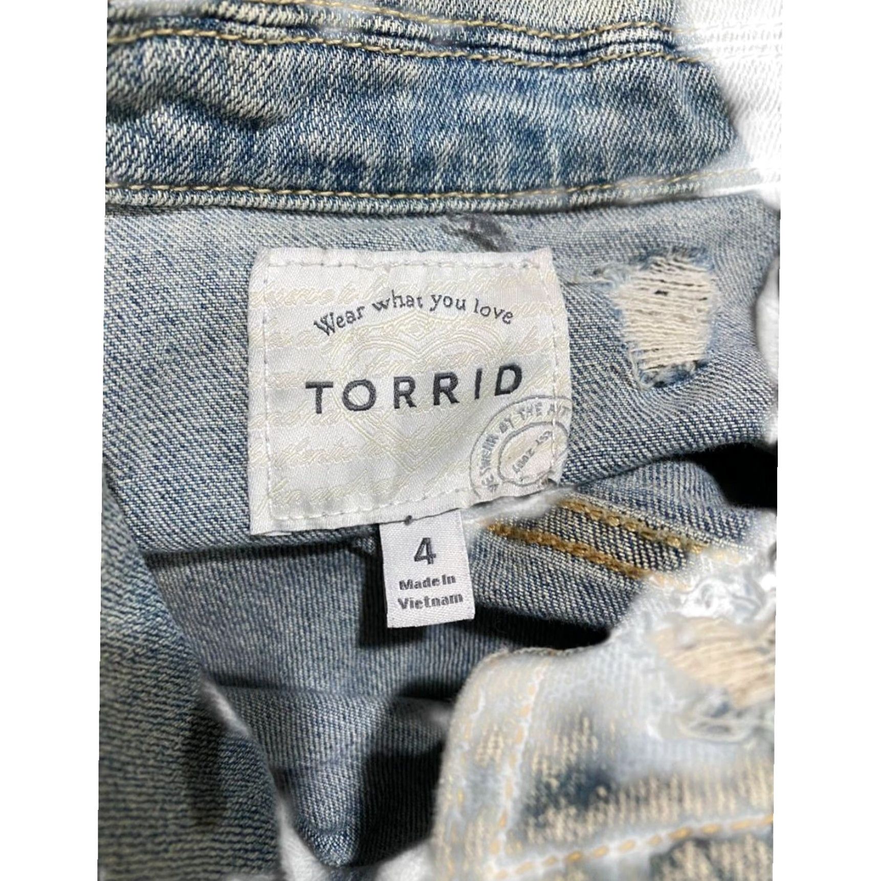Torrid VINTAGE Torrid Jacket Jeans Distressed Light Wash Denim 4X Womens Plus Size Shirt? Size 40" / US 18 - 7 Thumbnail