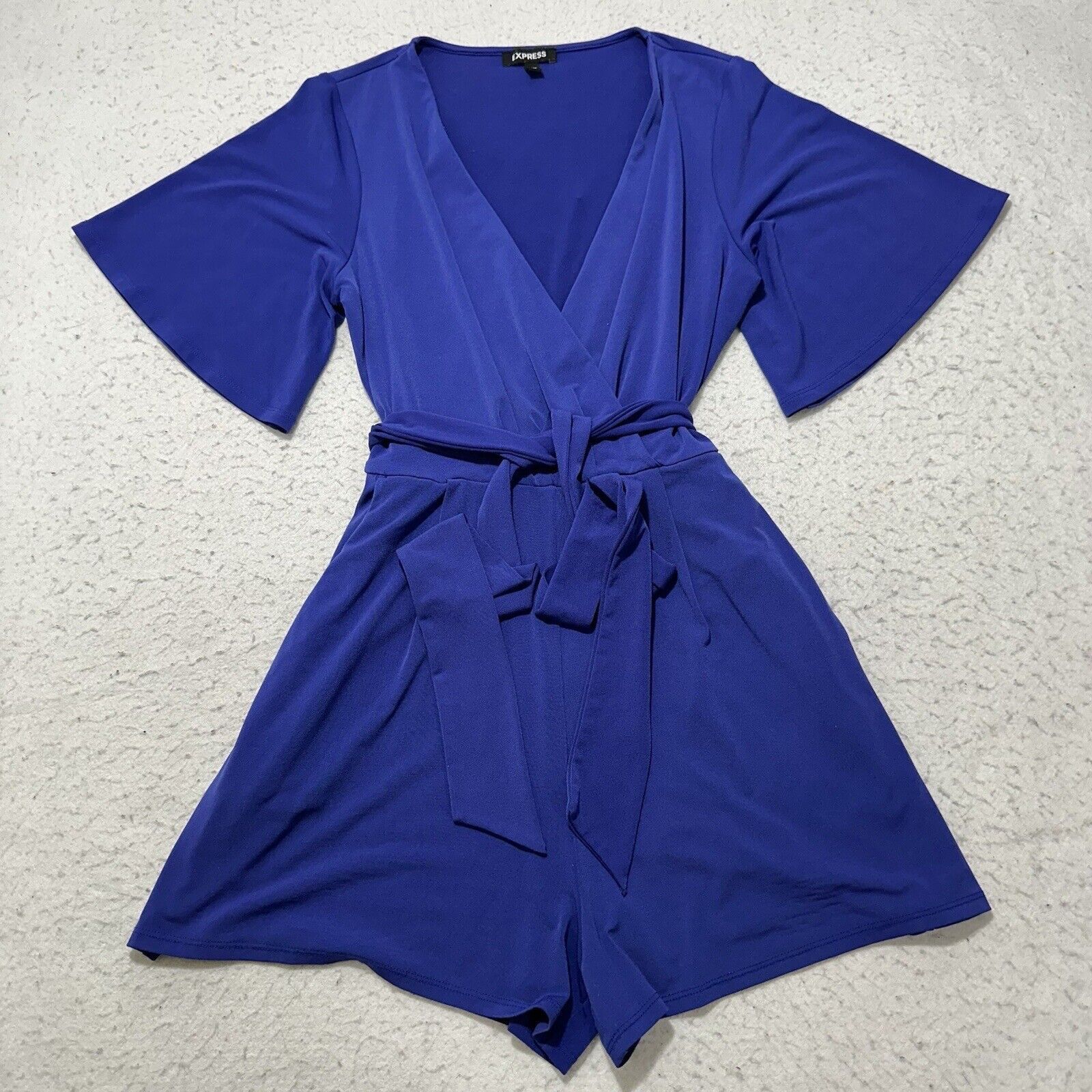 Express Express XS V-Neck Wrap Romper Short Sleeve 2" Inseam Tie Size 26" / US 2 / IT 38 - 1 Thumbnail